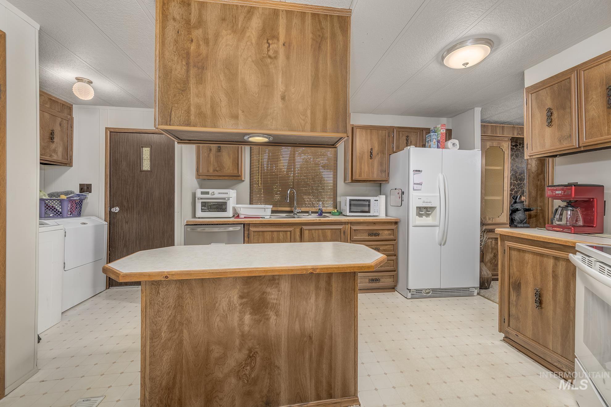 215 Farber Dr, Payette, Idaho 83661, 3 Bedrooms, 2 Bathrooms, Residential For Sale, Price $249,000,MLS 98964426