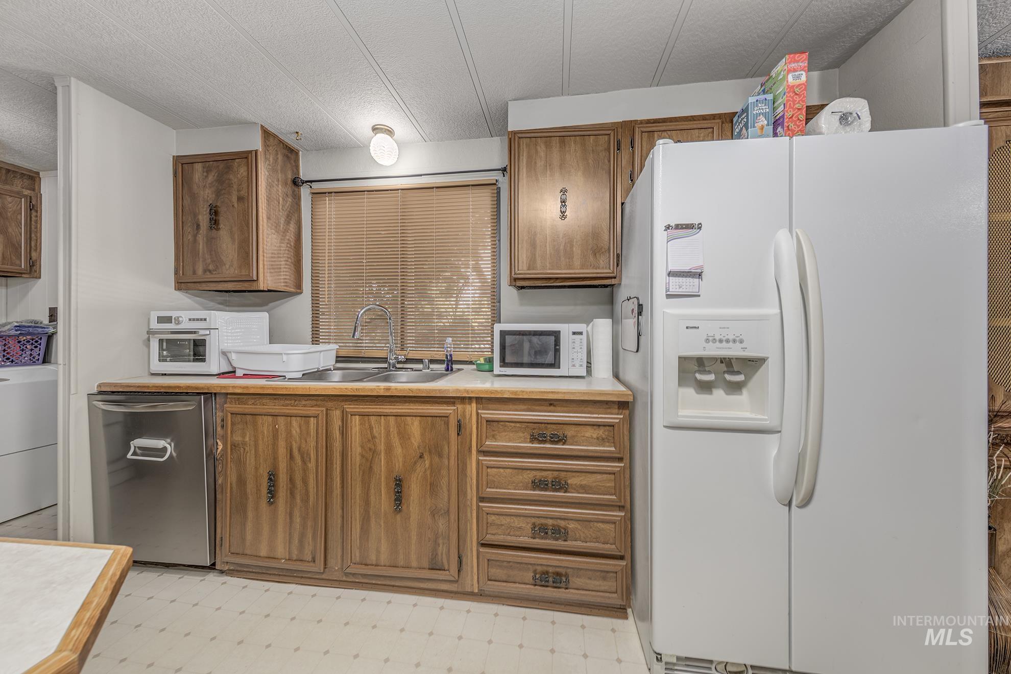 215 Farber Dr, Payette, Idaho 83661, 3 Bedrooms, 2 Bathrooms, Residential For Sale, Price $249,000,MLS 98964426