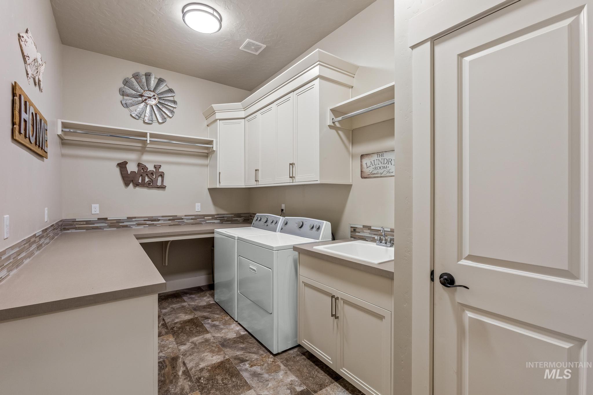 12098 W Rice Road, Star, Idaho 83669, 3 Bedrooms, 3 Bathrooms, Residential For Sale, Price $855,000,MLS 98964442