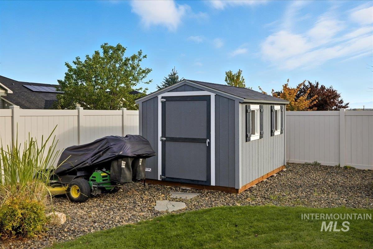 11150 W Troyer Dr, Nampa, Idaho 83686, 5 Bedrooms, 4 Bathrooms, Residential For Sale, Price $644,900,MLS 98964452