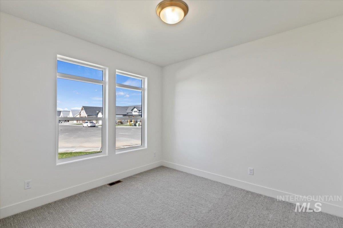 682 Full Moon Way, Twin Falls, Idaho 83301-8450, 4 Bedrooms, 2.5 Bathrooms, Residential For Sale, Price $649,900,MLS 98964462