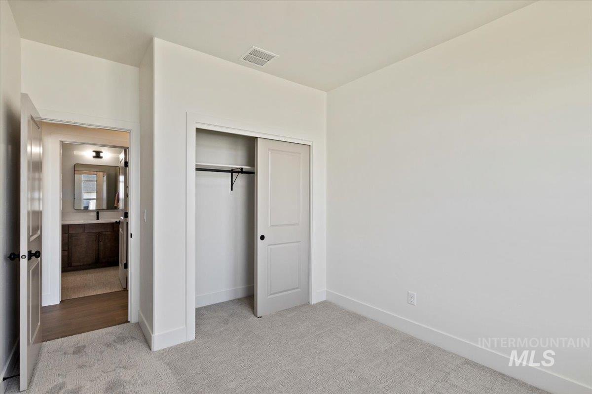 682 Full Moon Way, Twin Falls, Idaho 83301-8450, 4 Bedrooms, 2.5 Bathrooms, Residential For Sale, Price $649,900,MLS 98964462