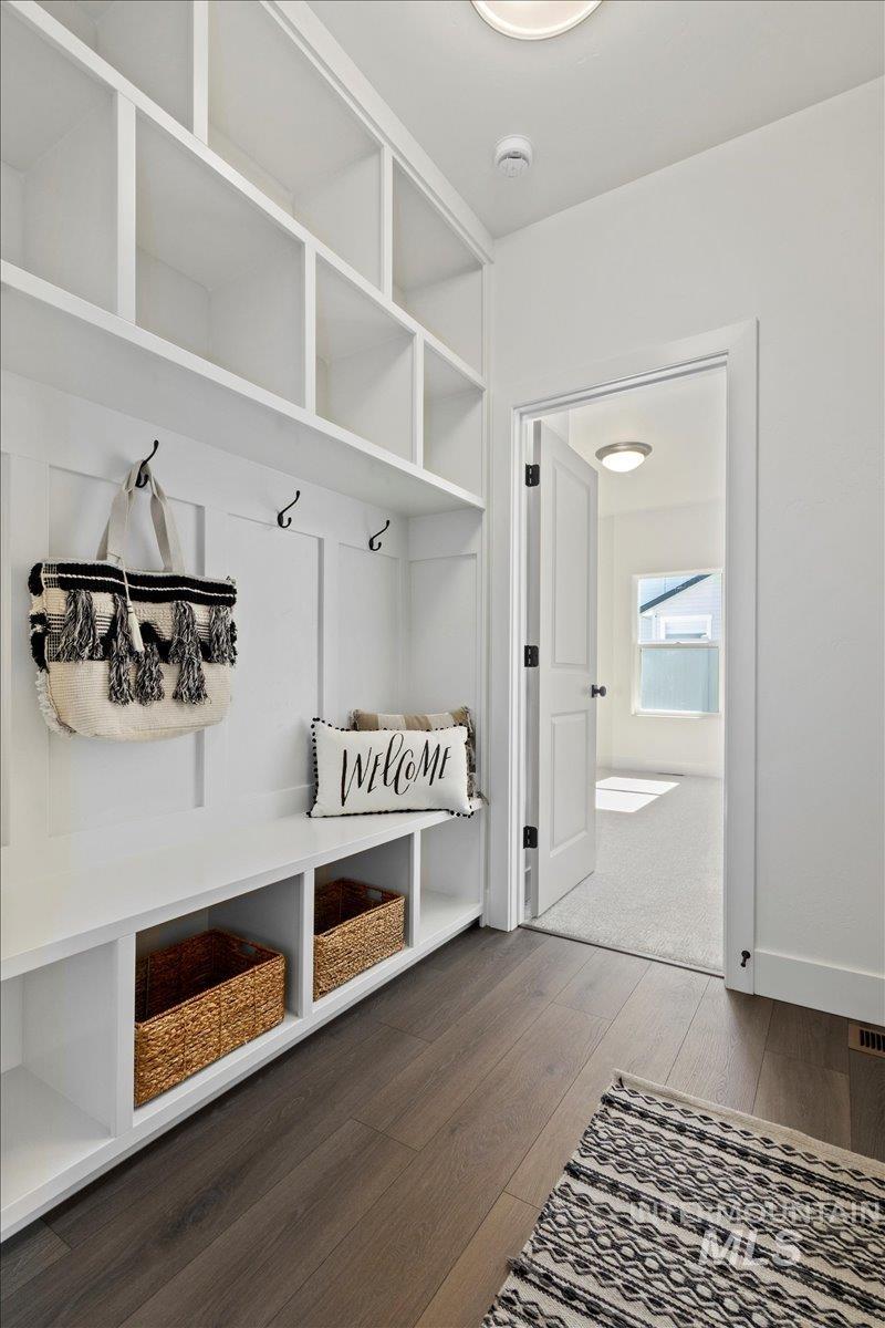 682 Full Moon Way, Twin Falls, Idaho 83301-8450, 4 Bedrooms, 2.5 Bathrooms, Residential For Sale, Price $649,900,MLS 98964462