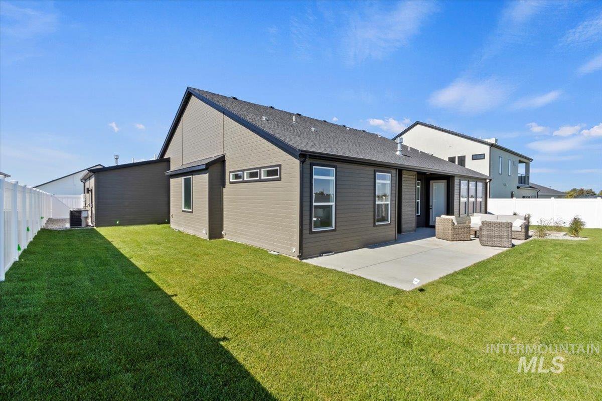 682 Full Moon Way, Twin Falls, Idaho 83301-8450, 4 Bedrooms, 2.5 Bathrooms, Residential For Sale, Price $649,900,MLS 98964462