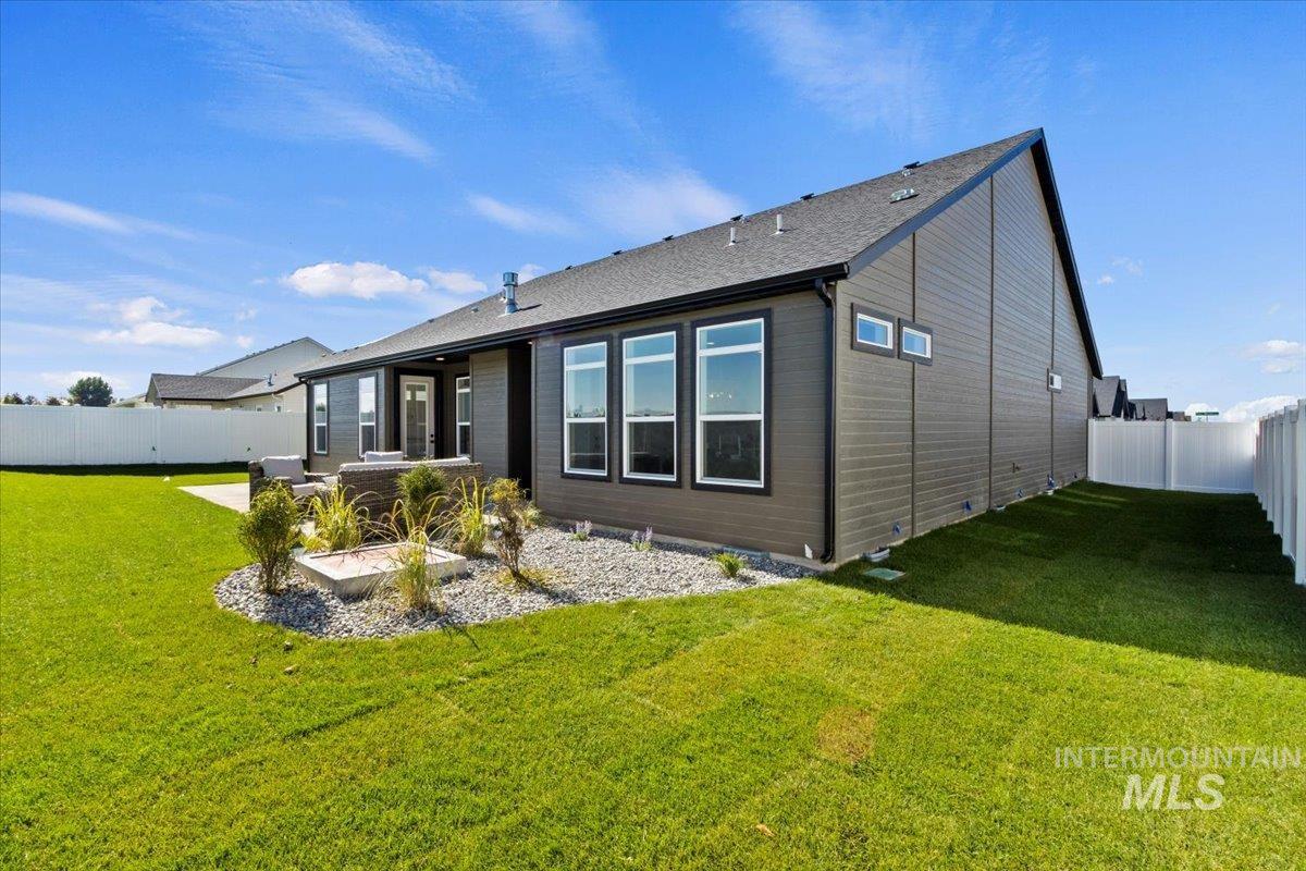 682 Full Moon Way, Twin Falls, Idaho 83301-8450, 4 Bedrooms, 2.5 Bathrooms, Residential For Sale, Price $649,900,MLS 98964462