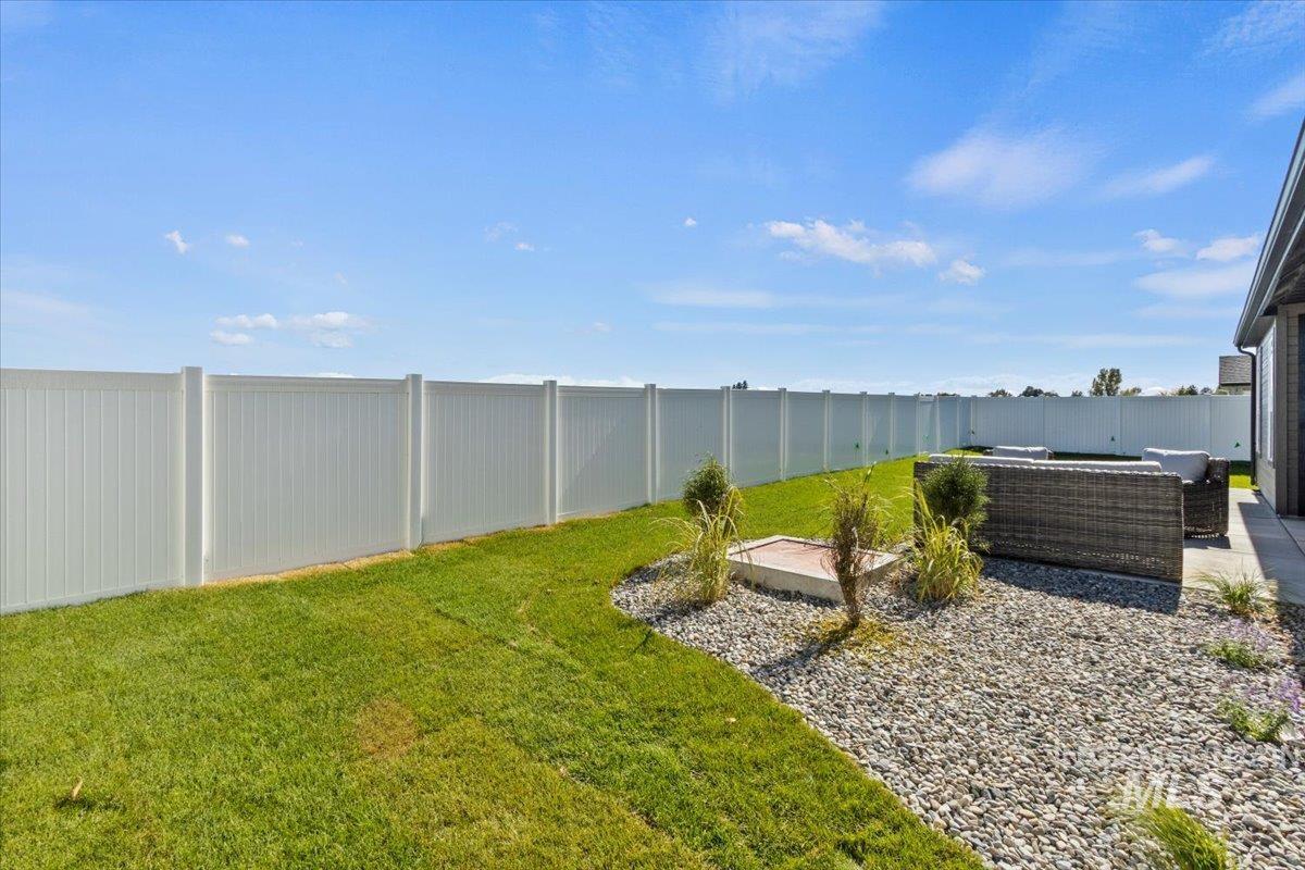 682 Full Moon Way, Twin Falls, Idaho 83301-8450, 4 Bedrooms, 2.5 Bathrooms, Residential For Sale, Price $649,900,MLS 98964462