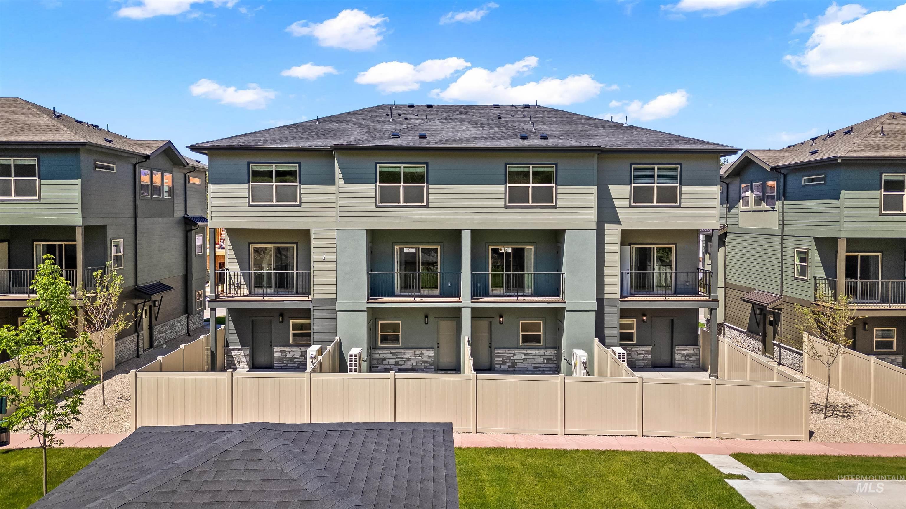 7433 W Swain lane, Garden City, Idaho 83714, 2 Bedrooms, 2 Bathrooms, Residential For Sale, Price $399,000,MLS 98964470