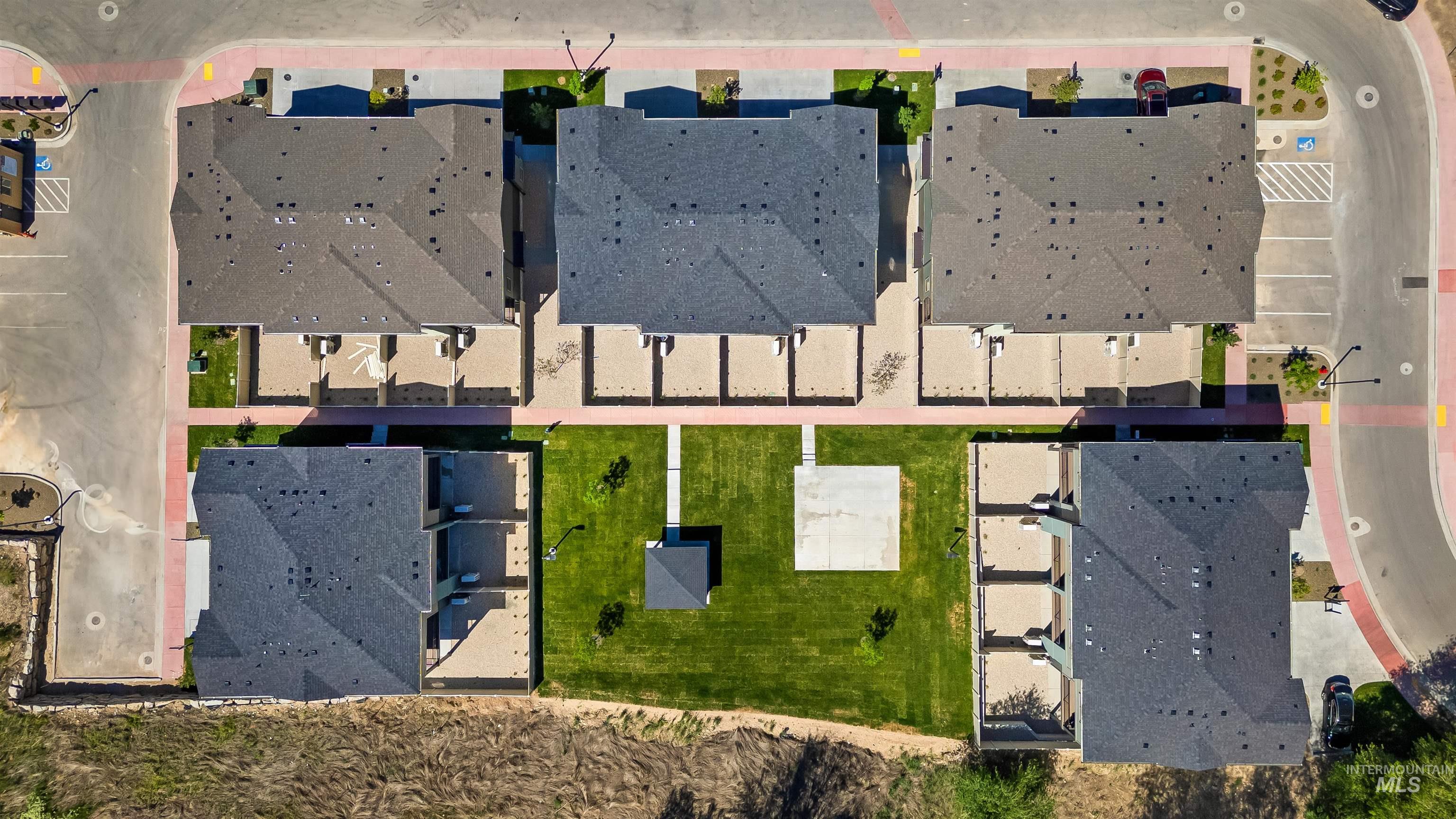 7433 W Swain lane, Garden City, Idaho 83714, 2 Bedrooms, 2 Bathrooms, Residential For Sale, Price $399,000,MLS 98964470