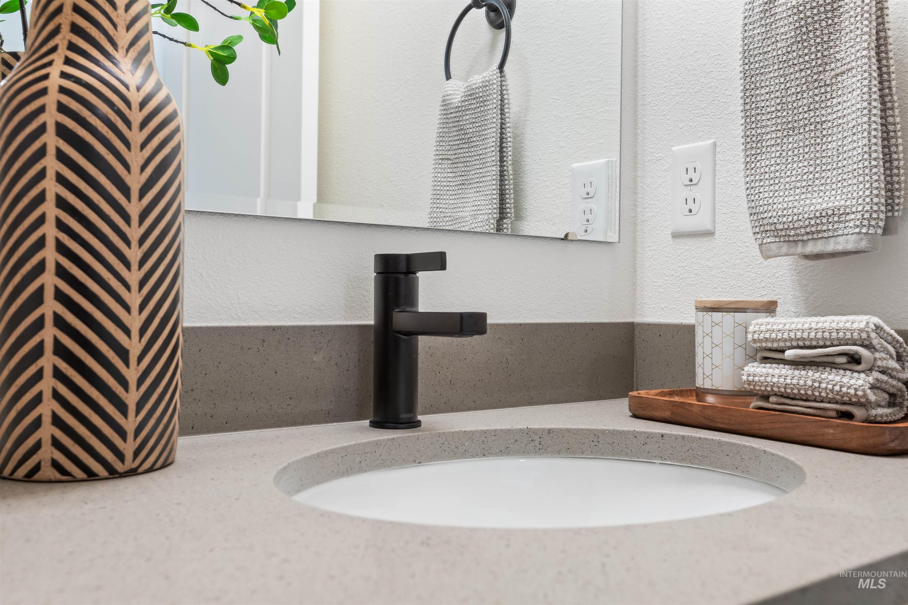 7433 W Swain lane, Garden City, Idaho 83714, 2 Bedrooms, 2 Bathrooms, Residential For Sale, Price $399,000,MLS 98964470