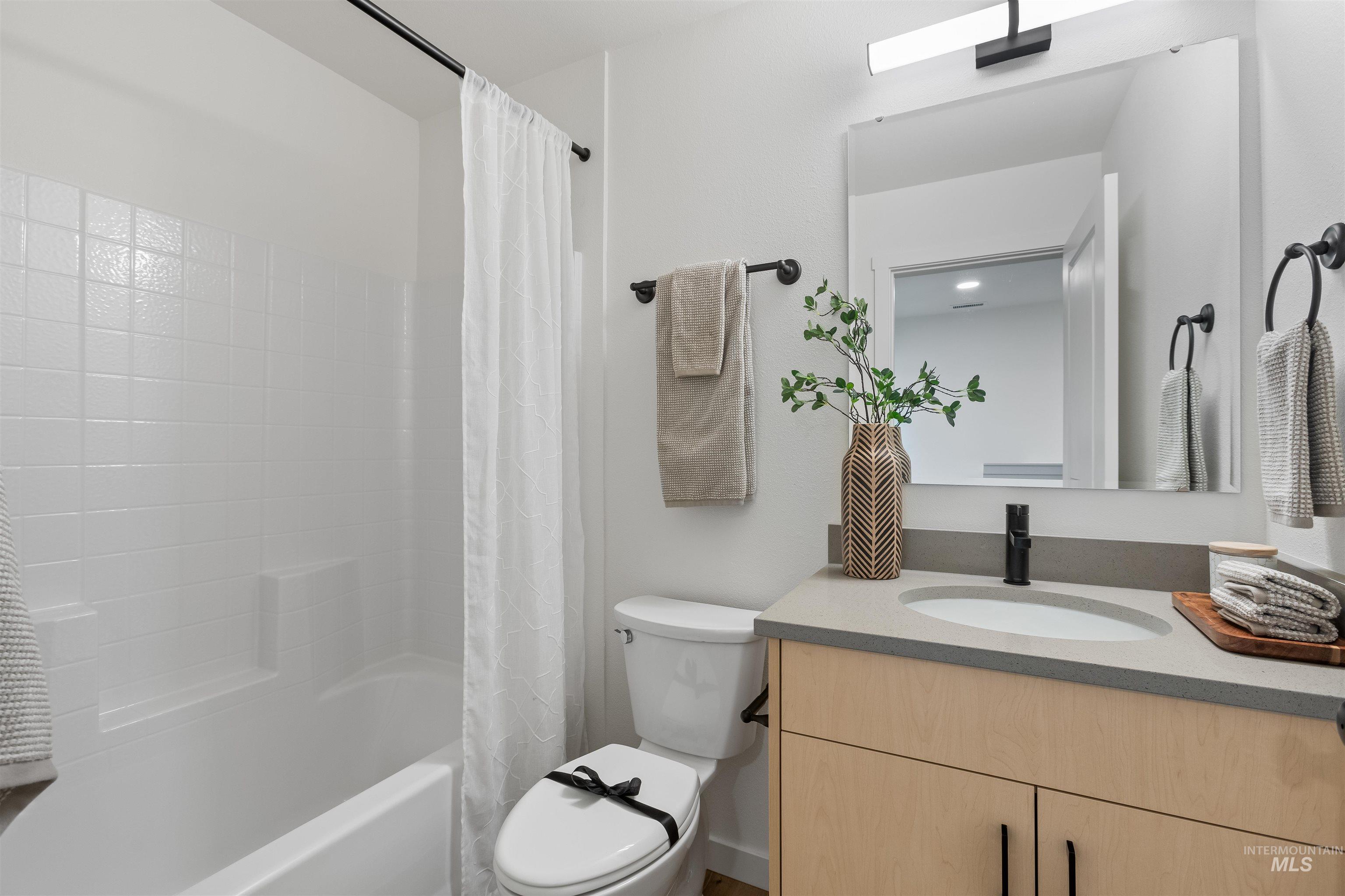 7433 W Swain lane, Garden City, Idaho 83714, 2 Bedrooms, 2 Bathrooms, Residential For Sale, Price $399,000,MLS 98964470