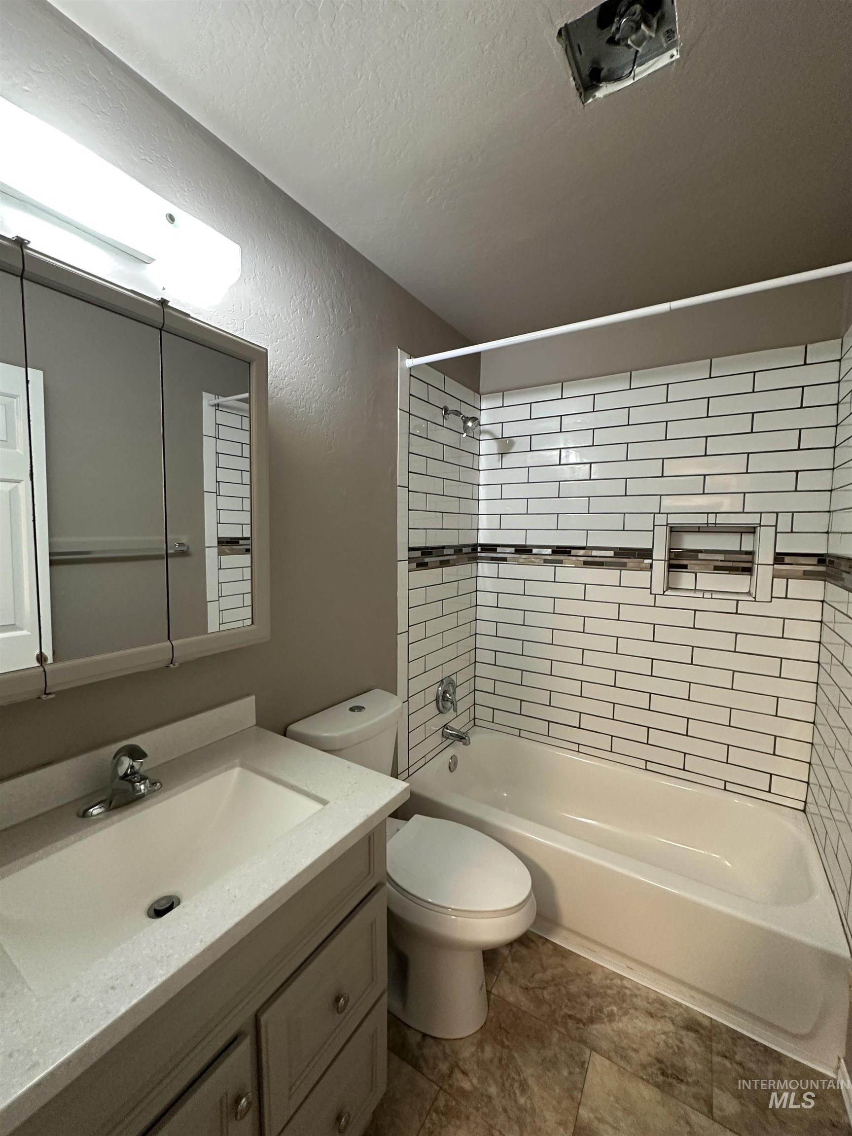 1020/1040 N 2nd St, Payette, Idaho 83661, 2 Bedrooms, 1 Bathroom, Residential Income For Sale, Price $399,000,MLS 98964472