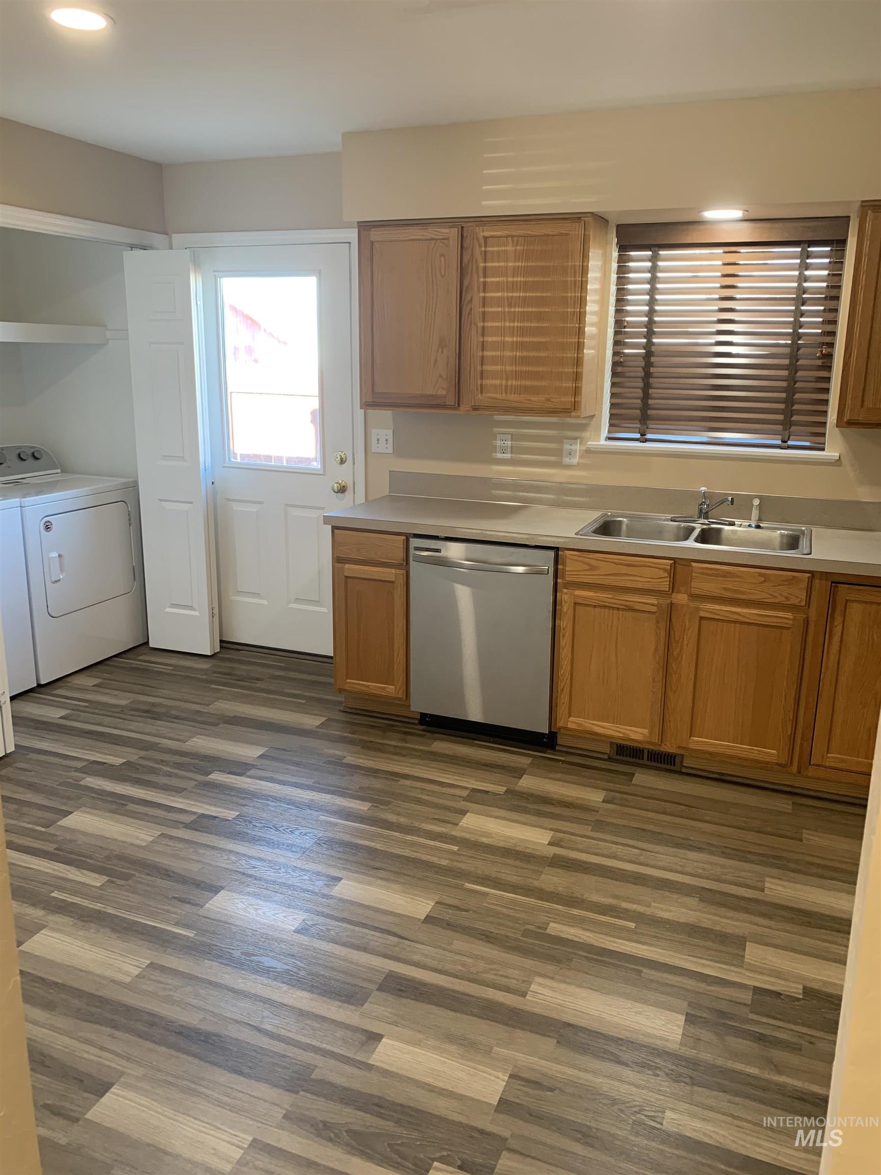 1020/1040 N 2nd St, Payette, Idaho 83661, 2 Bedrooms, 1 Bathroom, Residential Income For Sale, Price $399,000,MLS 98964472