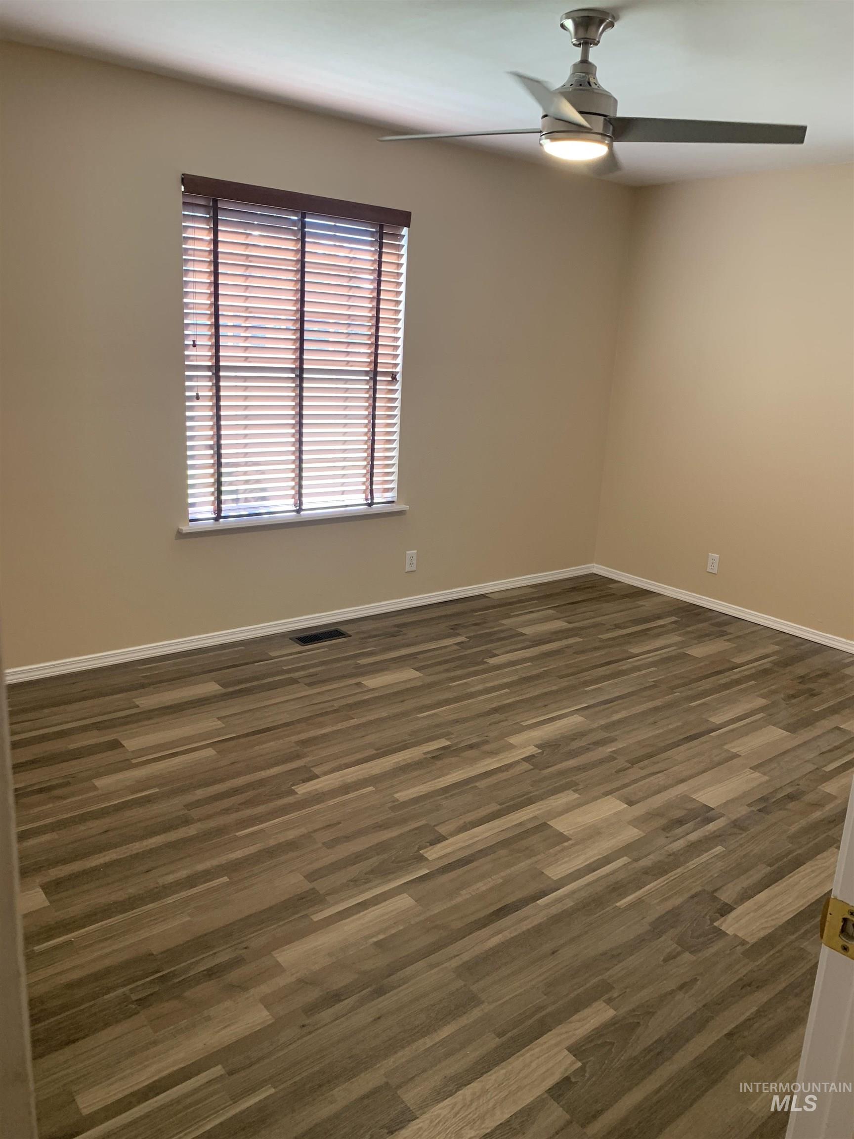 1020/1040 N 2nd St, Payette, Idaho 83661, 2 Bedrooms, 1 Bathroom, Residential Income For Sale, Price $399,000,MLS 98964472