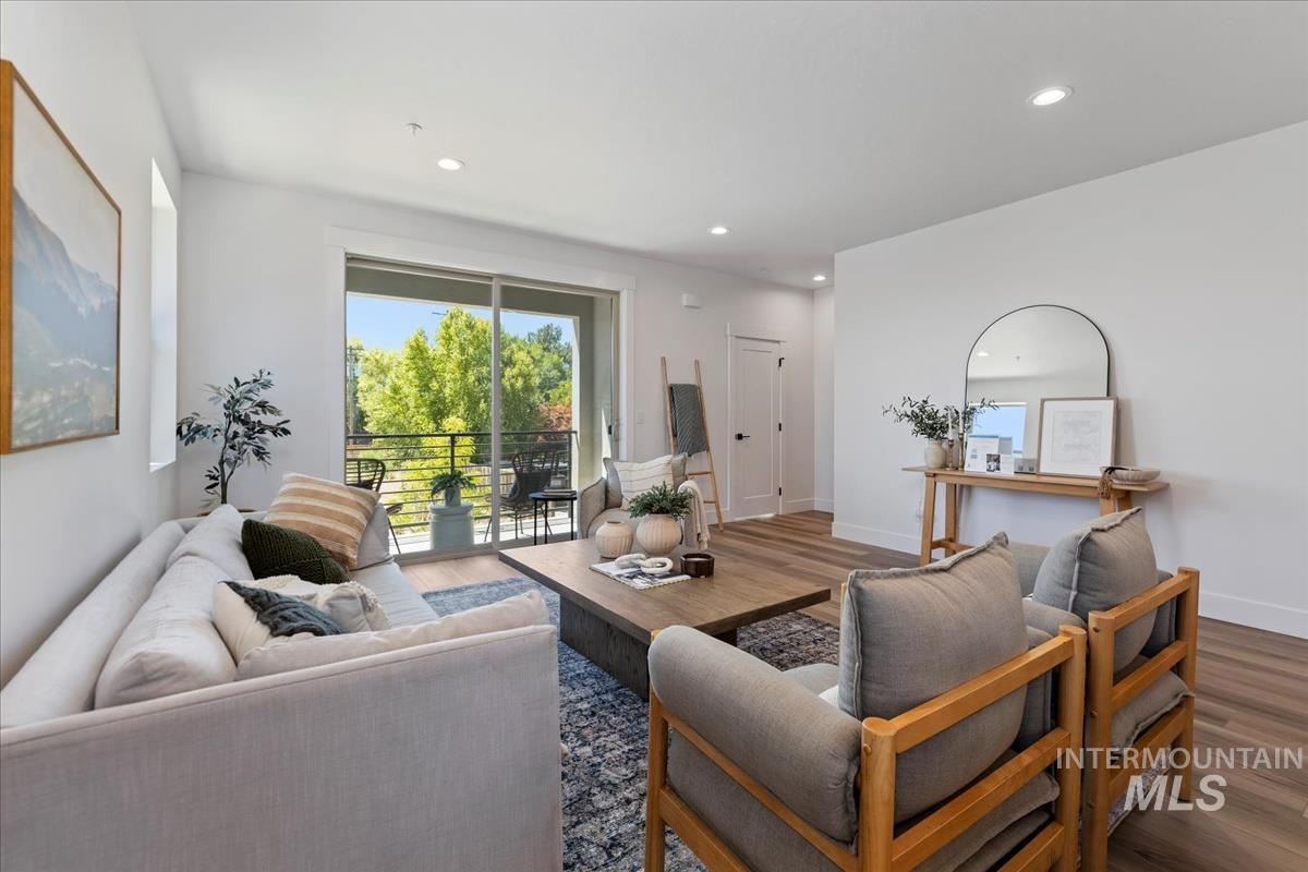 1717 S Federal Way, Boise, Idaho 83705, 3 Bedrooms, 3.5 Bathrooms, Residential Income For Sale, Price $644,880,MLS 98964478