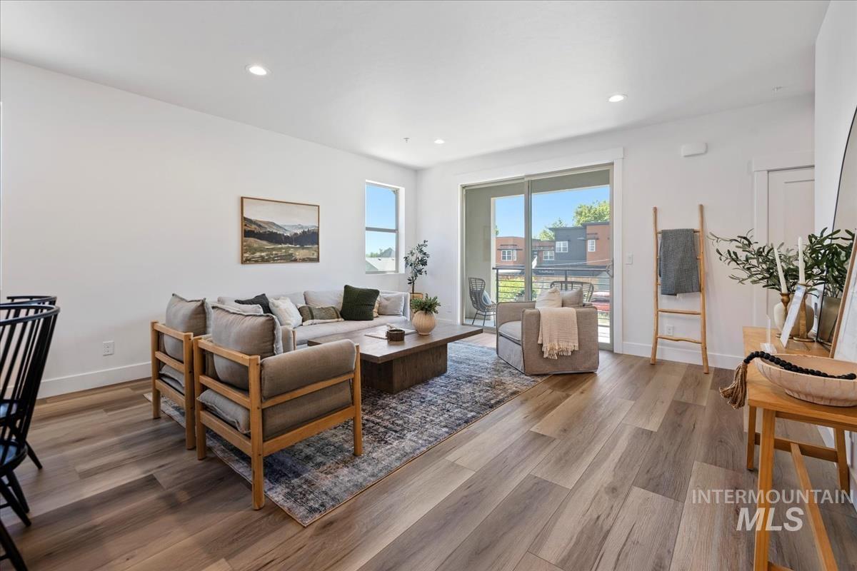 1717 S Federal Way, Boise, Idaho 83705, 3 Bedrooms, 3.5 Bathrooms, Residential Income For Sale, Price $644,880,MLS 98964478