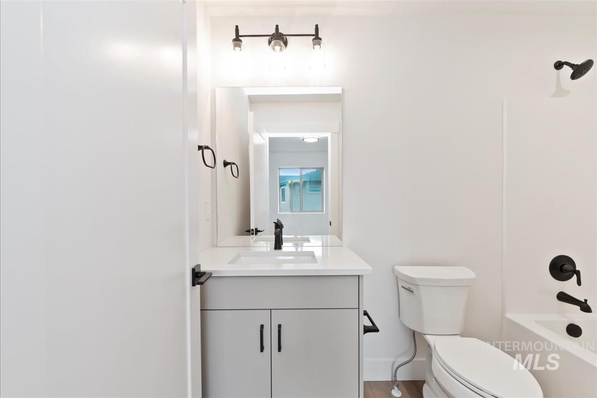 1717 S Federal Way, Boise, Idaho 83705, 3 Bedrooms, 3.5 Bathrooms, Residential Income For Sale, Price $644,880,MLS 98964478