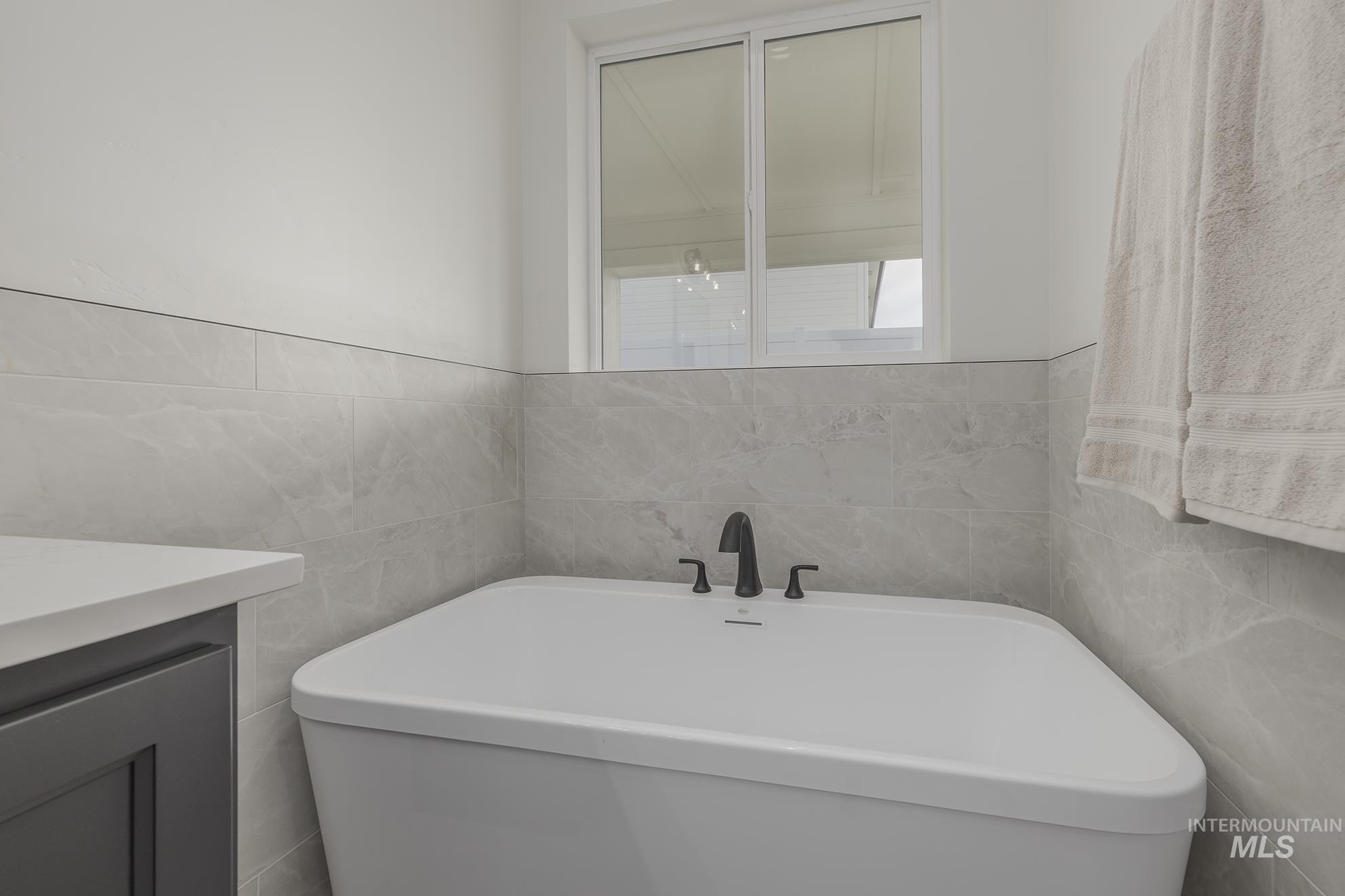 2810 Cypress Point, Payette, Idaho 83661, 4 Bedrooms, 2.5 Bathrooms, Residential For Sale, Price $589,000,MLS 98964479