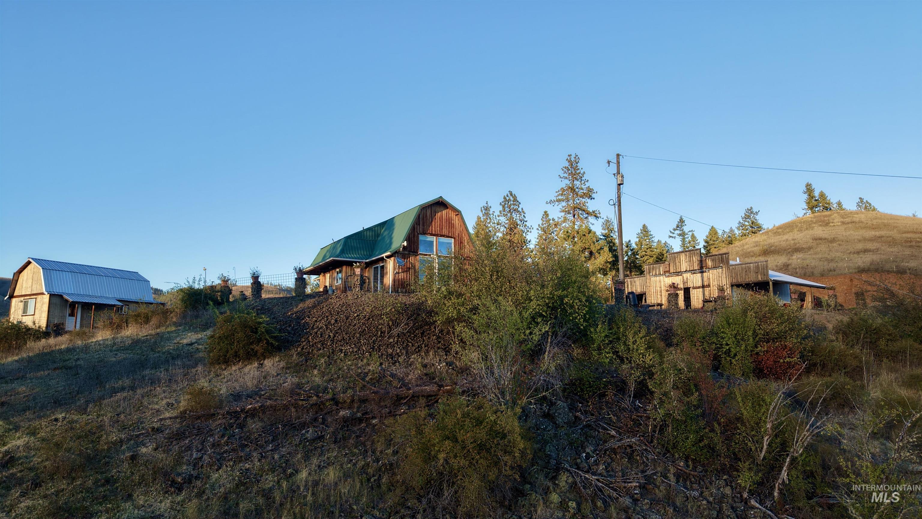 164 Beaver Nob Dr, Kamiah, Idaho 83536, 2 Bedrooms, 2 Bathrooms, Residential For Sale, Price $580,000,MLS 98964480