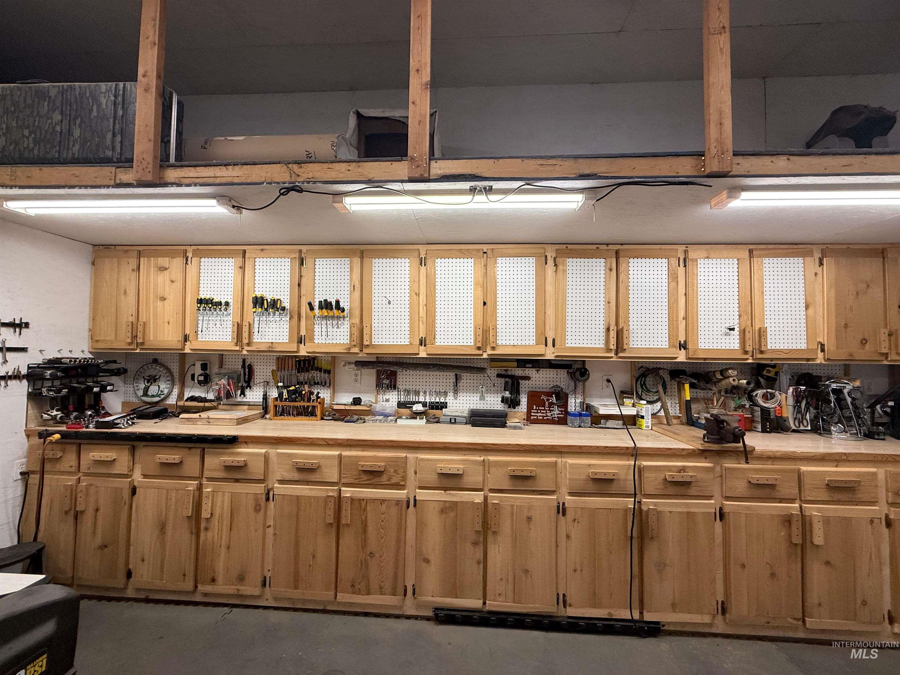164 Beaver Nob Dr, Kamiah, Idaho 83536, 2 Bedrooms, 2 Bathrooms, Residential For Sale, Price $580,000,MLS 98964480