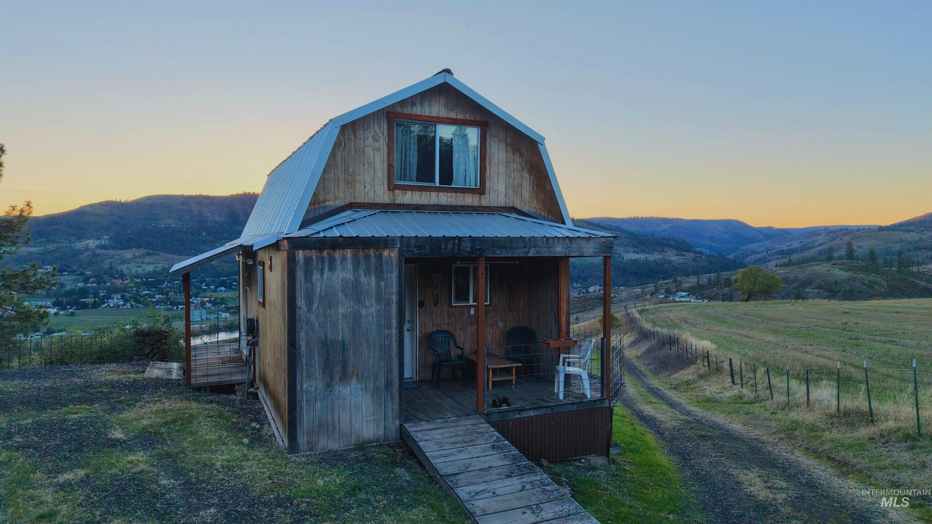 164 Beaver Nob Dr, Kamiah, Idaho 83536, 2 Bedrooms, 2 Bathrooms, Residential For Sale, Price $580,000,MLS 98964480