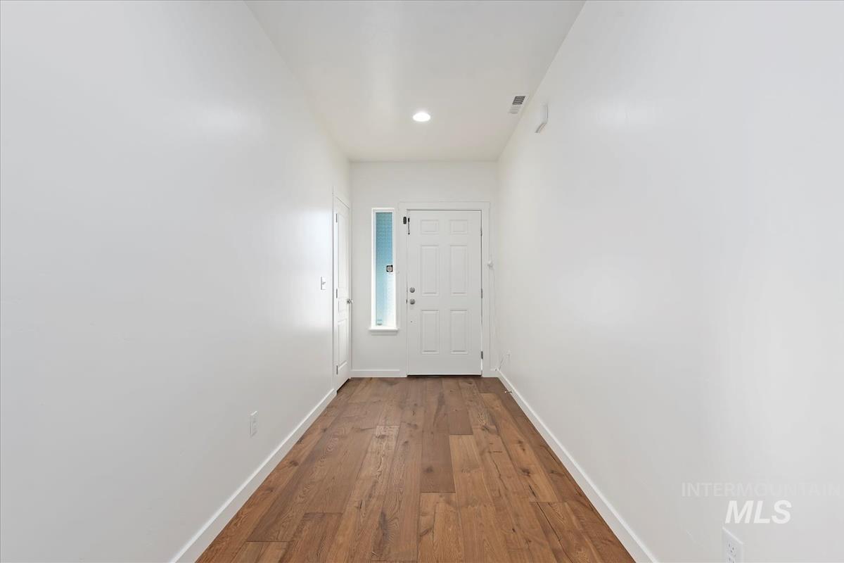 2308 E ELM GROVE DR, Nampa, Idaho 83686, 3 Bedrooms, 2 Bathrooms, Residential For Sale, Price $394,900,MLS 98964481