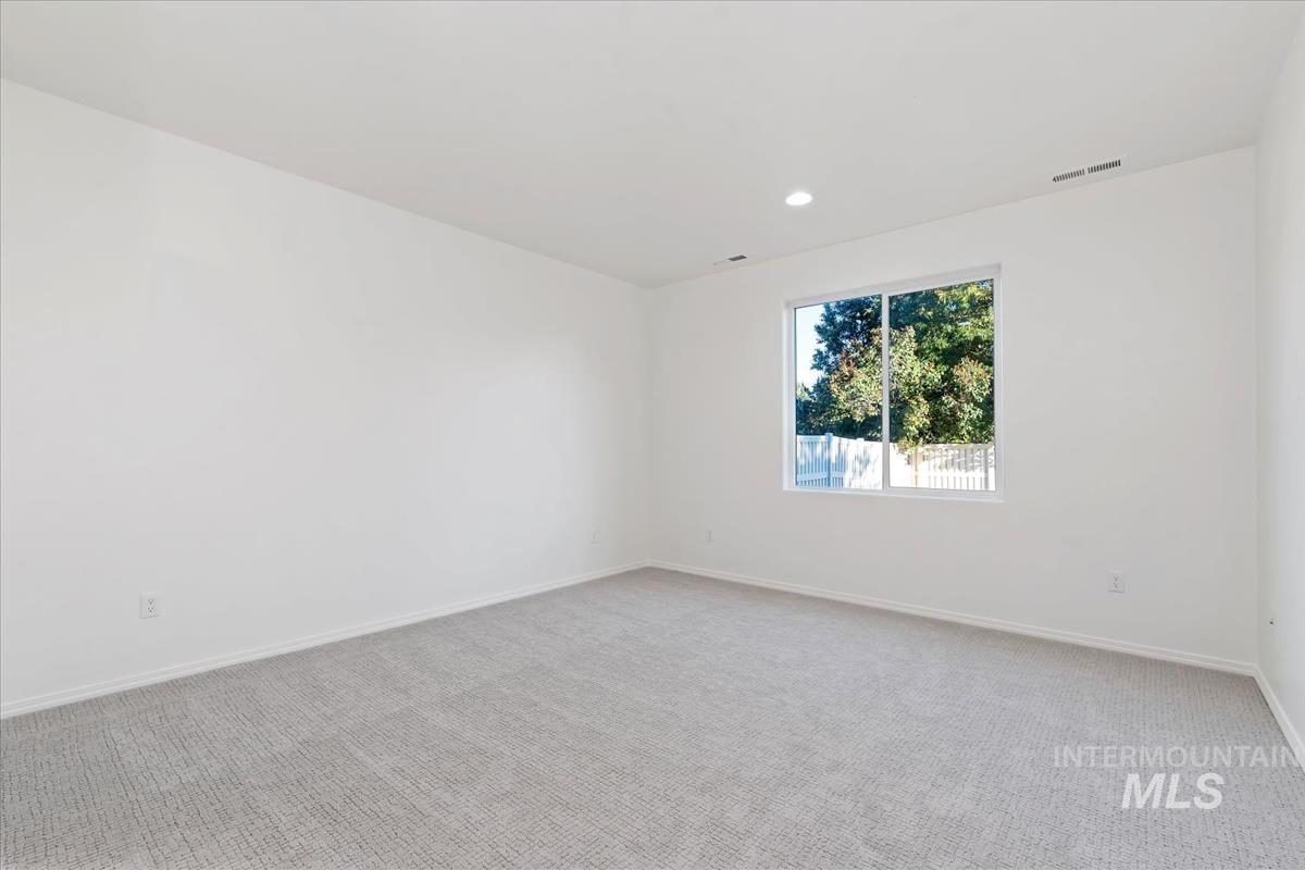 2308 E ELM GROVE DR, Nampa, Idaho 83686, 3 Bedrooms, 2 Bathrooms, Residential For Sale, Price $394,900,MLS 98964481