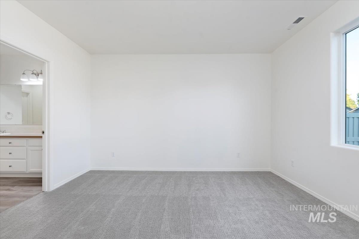 2308 E ELM GROVE DR, Nampa, Idaho 83686, 3 Bedrooms, 2 Bathrooms, Residential For Sale, Price $394,900,MLS 98964481