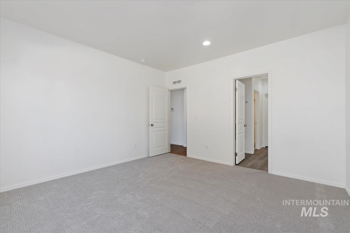 2308 E ELM GROVE DR, Nampa, Idaho 83686, 3 Bedrooms, 2 Bathrooms, Residential For Sale, Price $394,900,MLS 98964481