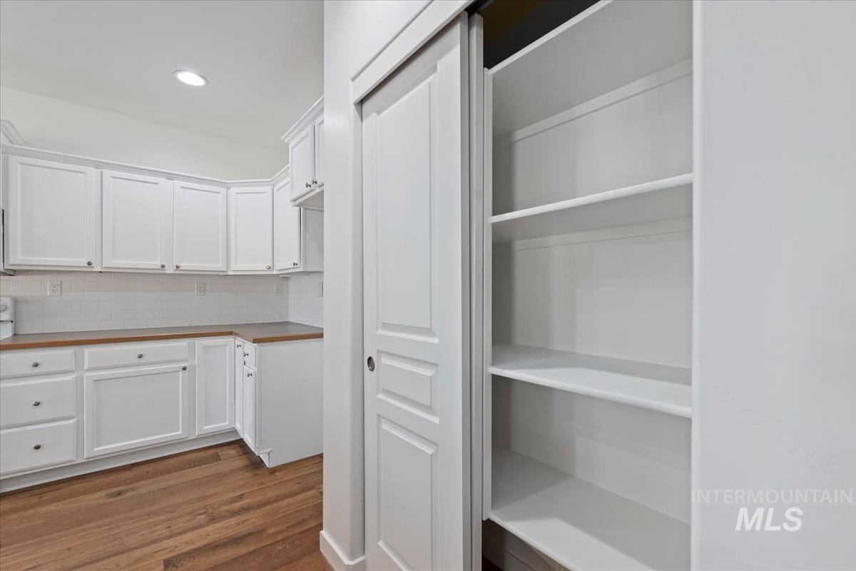 2308 E ELM GROVE DR, Nampa, Idaho 83686, 3 Bedrooms, 2 Bathrooms, Residential For Sale, Price $394,900,MLS 98964481