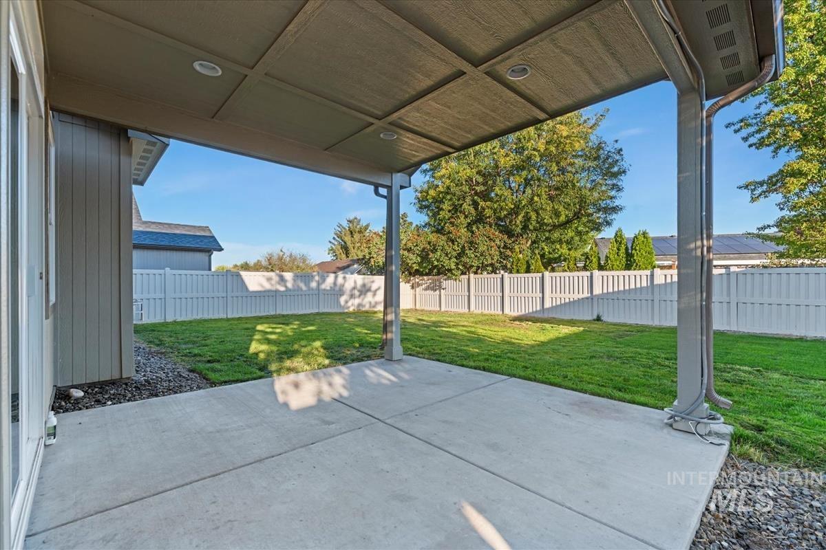 2308 E ELM GROVE DR, Nampa, Idaho 83686, 3 Bedrooms, 2 Bathrooms, Residential For Sale, Price $394,900,MLS 98964481