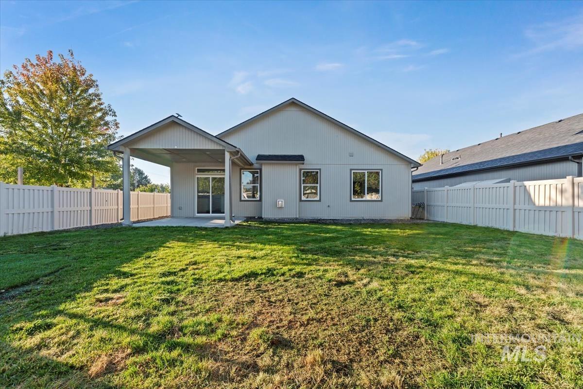 2308 E ELM GROVE DR, Nampa, Idaho 83686, 3 Bedrooms, 2 Bathrooms, Residential For Sale, Price $394,900,MLS 98964481