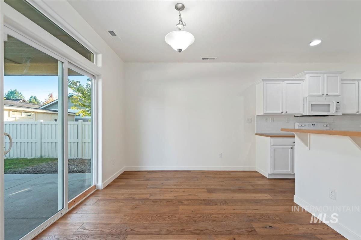 2308 E ELM GROVE DR, Nampa, Idaho 83686, 3 Bedrooms, 2 Bathrooms, Residential For Sale, Price $394,900,MLS 98964481