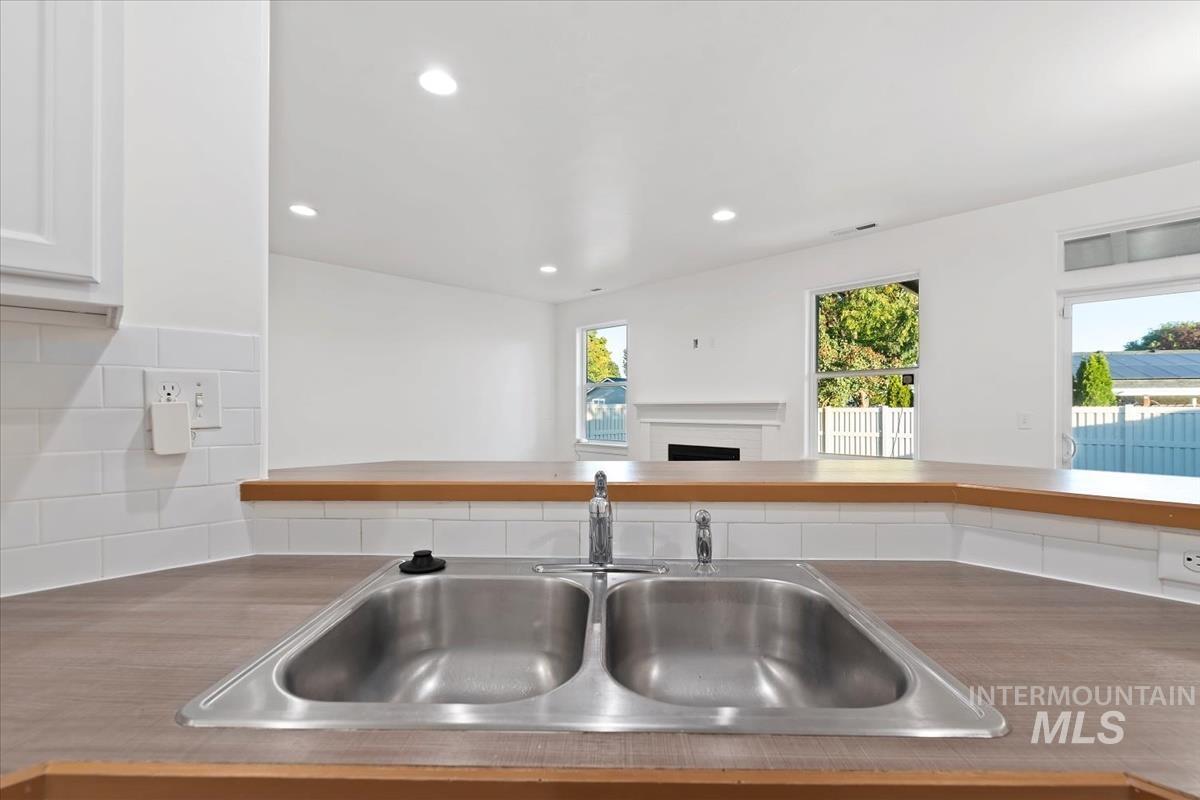 2308 E ELM GROVE DR, Nampa, Idaho 83686, 3 Bedrooms, 2 Bathrooms, Residential For Sale, Price $394,900,MLS 98964481