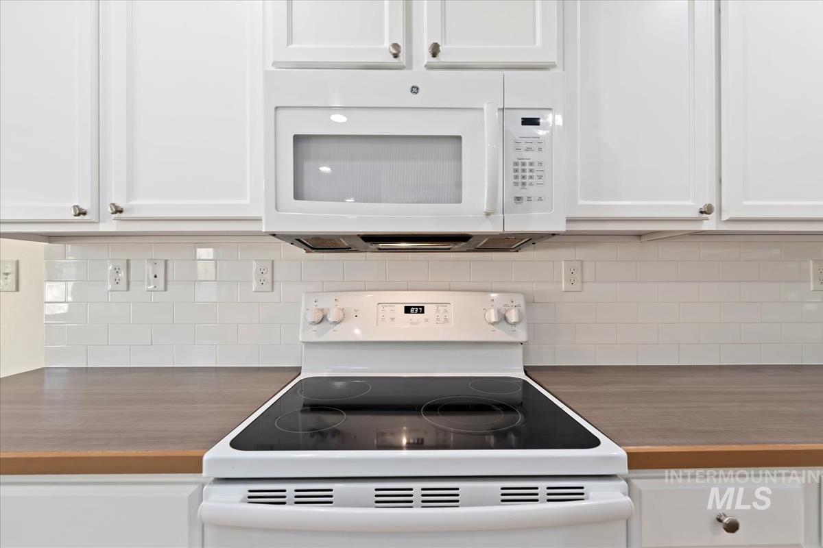 2308 E ELM GROVE DR, Nampa, Idaho 83686, 3 Bedrooms, 2 Bathrooms, Residential For Sale, Price $394,900,MLS 98964481