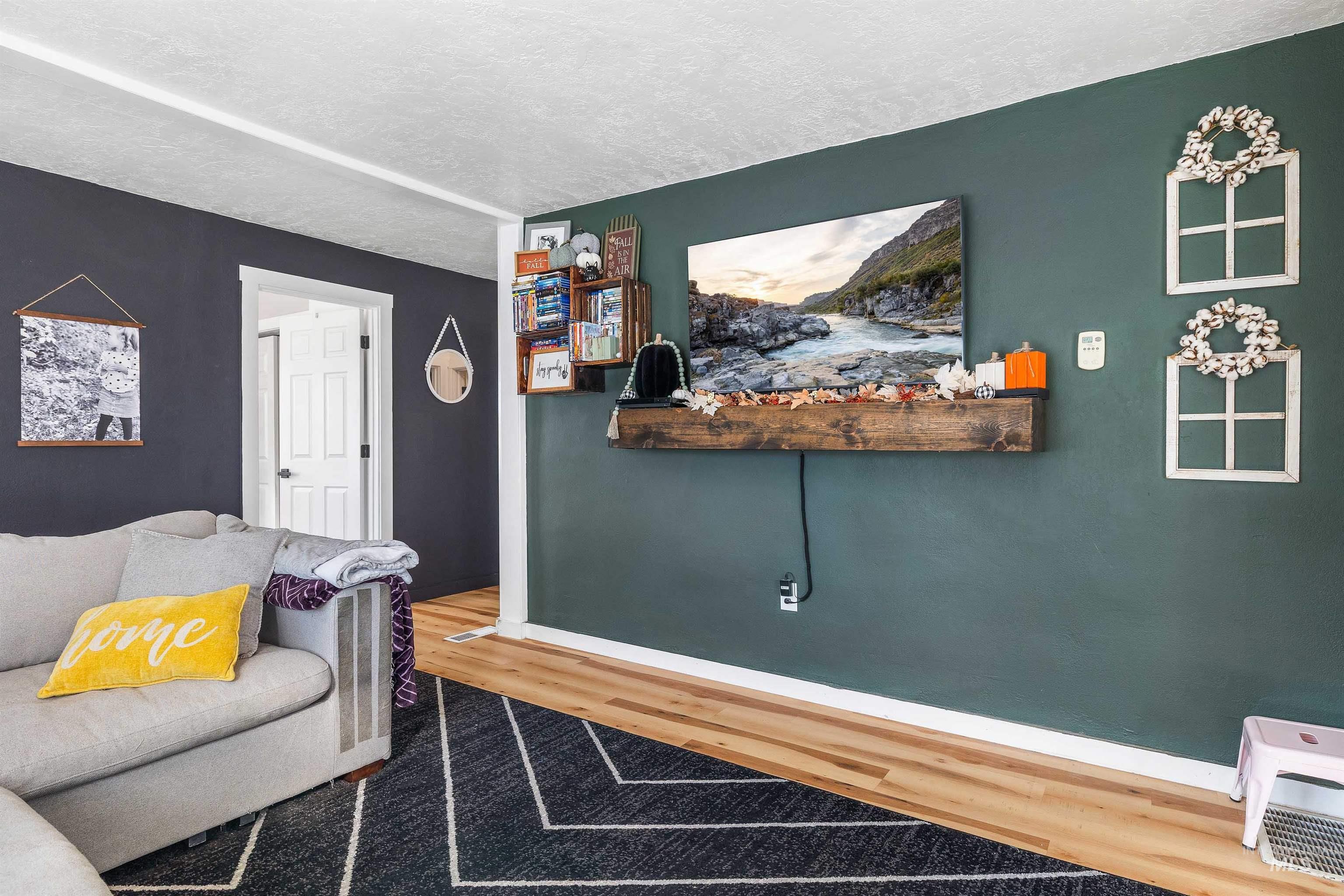 830 Idaho Ave, Filer, Idaho 83328, 3 Bedrooms, 2 Bathrooms, Residential For Sale, Price $299,000,MLS 98964486