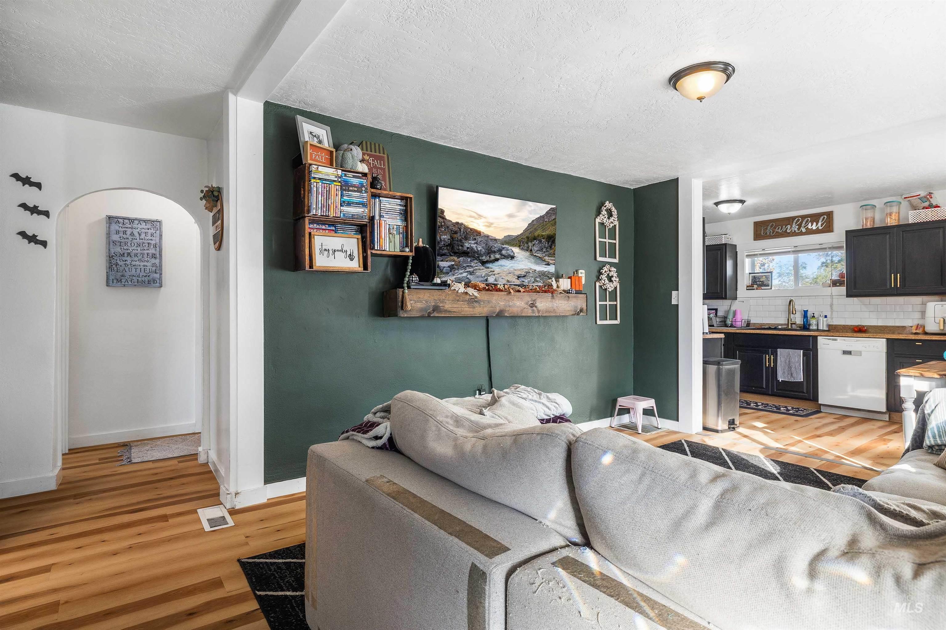 830 Idaho Ave, Filer, Idaho 83328, 3 Bedrooms, 2 Bathrooms, Residential For Sale, Price $299,000,MLS 98964486