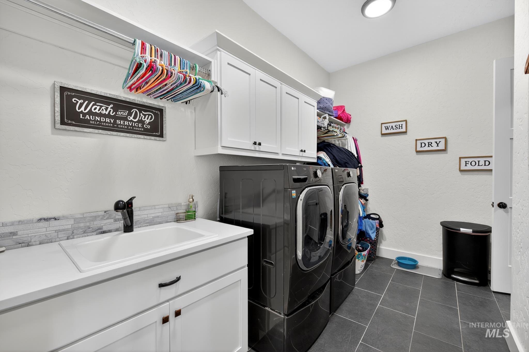 18131 N Phlox Way, Nampa, Idaho 83687, 3 Bedrooms, 3 Bathrooms, Residential For Sale, Price $705,900,MLS 98964494