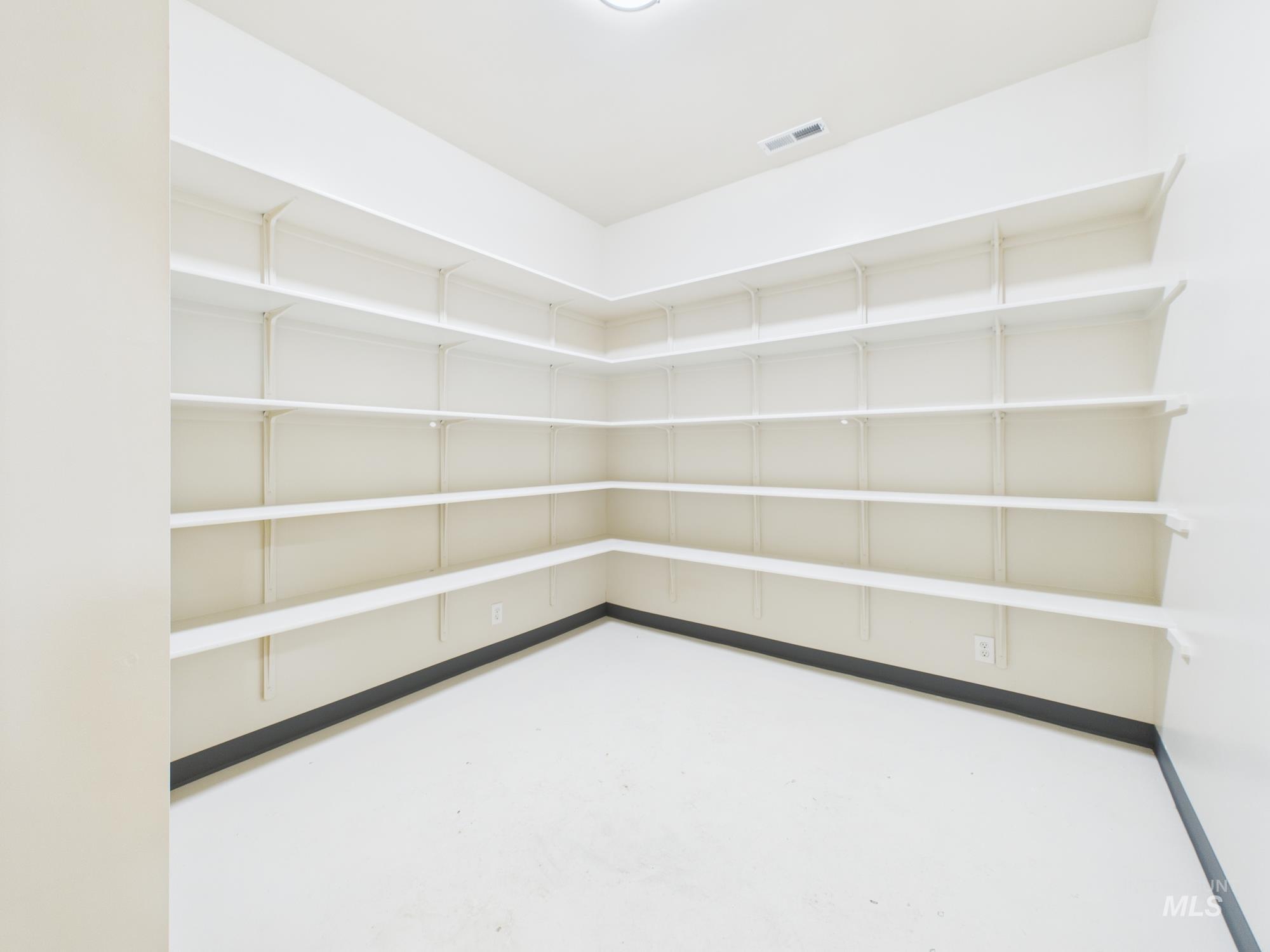 7934 Minam Drive, Middleton, Idaho 83644, 7 Bedrooms, 4 Bathrooms, Residential For Sale, Price $899,900,MLS 98964516