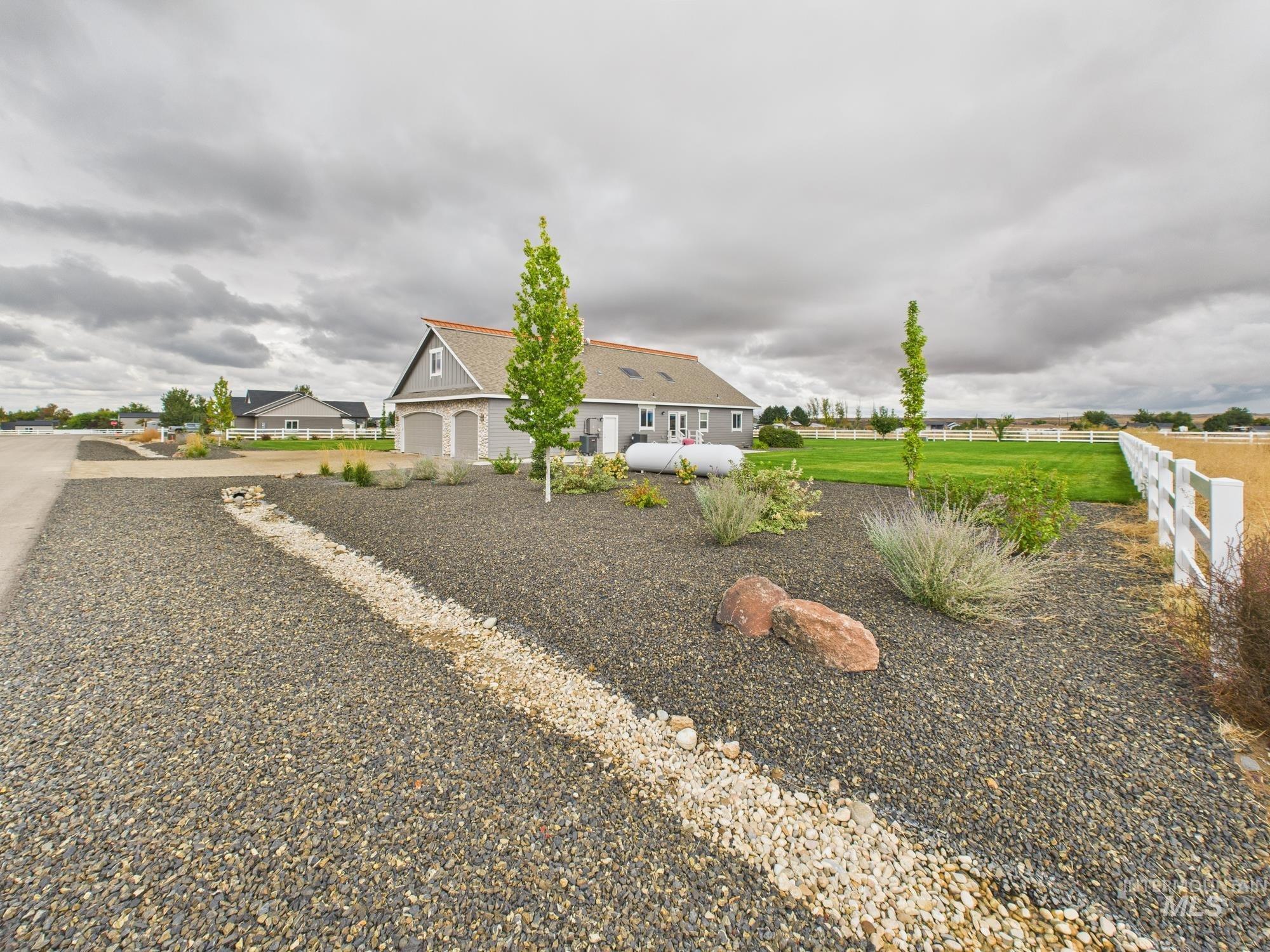 7934 Minam Drive, Middleton, Idaho 83644, 7 Bedrooms, 4 Bathrooms, Residential For Sale, Price $899,900,MLS 98964516