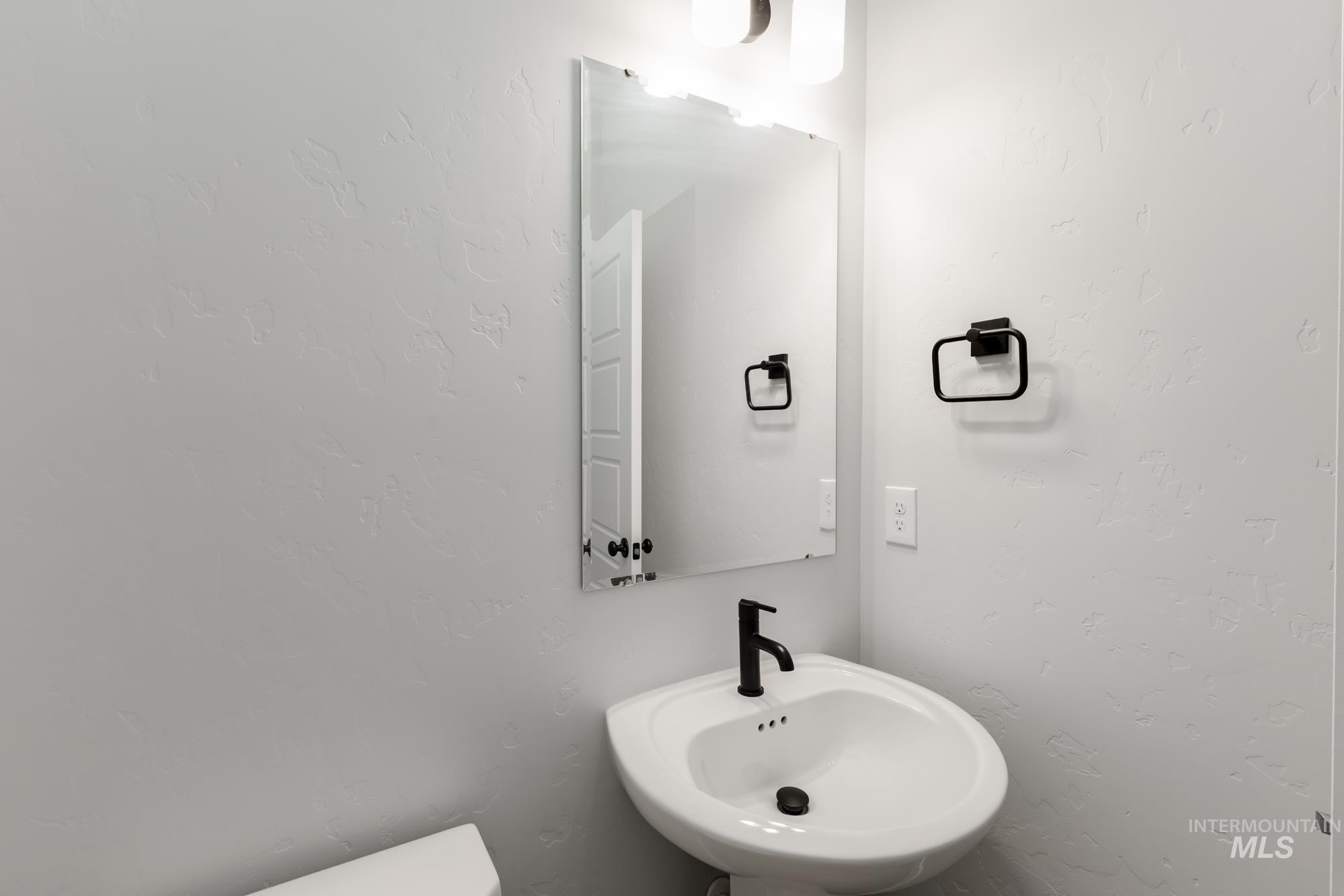 10574 W Tinder St, Star, Idaho 83669, 4 Bedrooms, 2.5 Bathrooms, Residential For Sale, Price $499,990,MLS 98964537