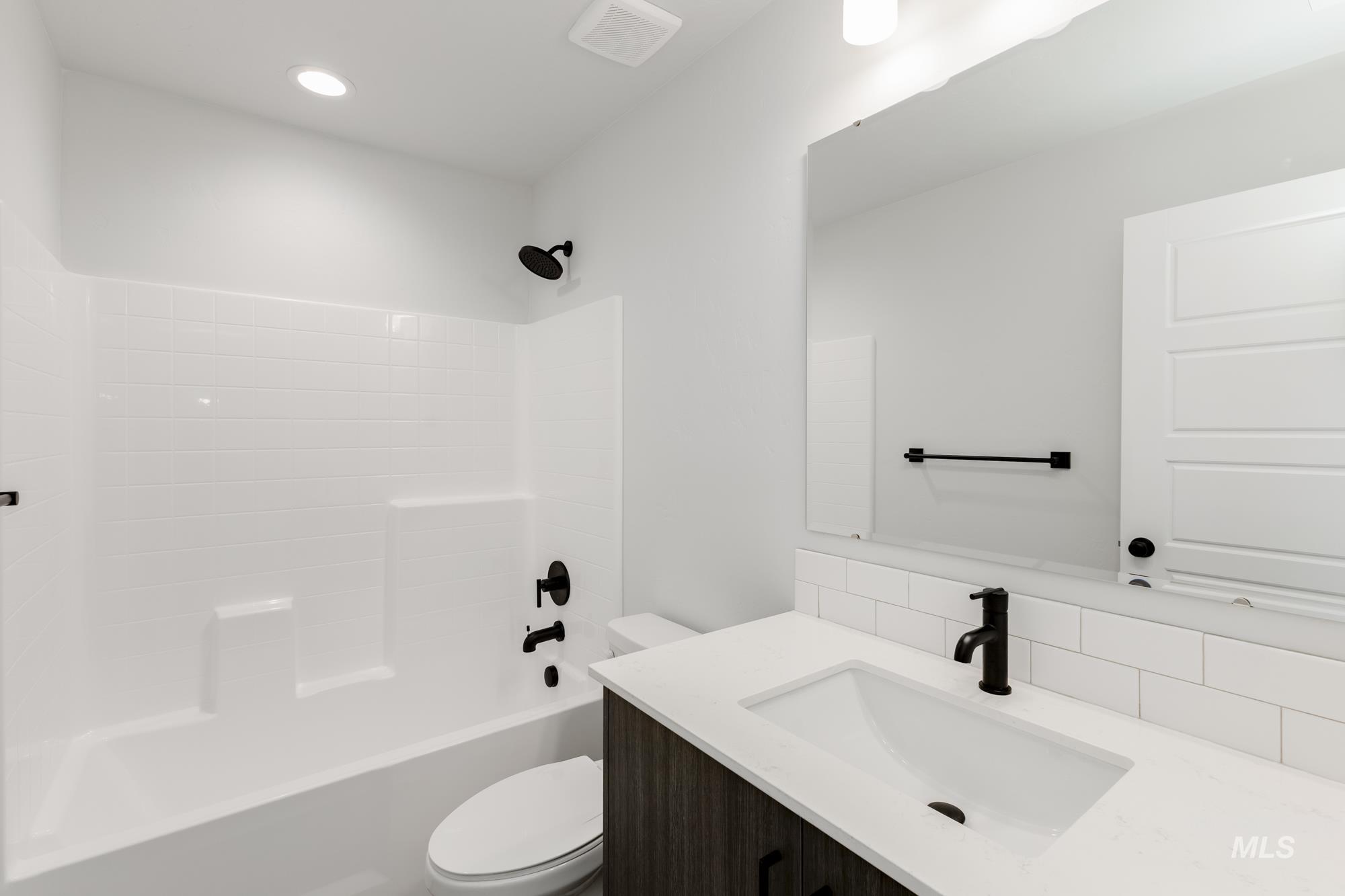 10574 W Tinder St, Star, Idaho 83669, 4 Bedrooms, 2.5 Bathrooms, Residential For Sale, Price $499,990,MLS 98964537