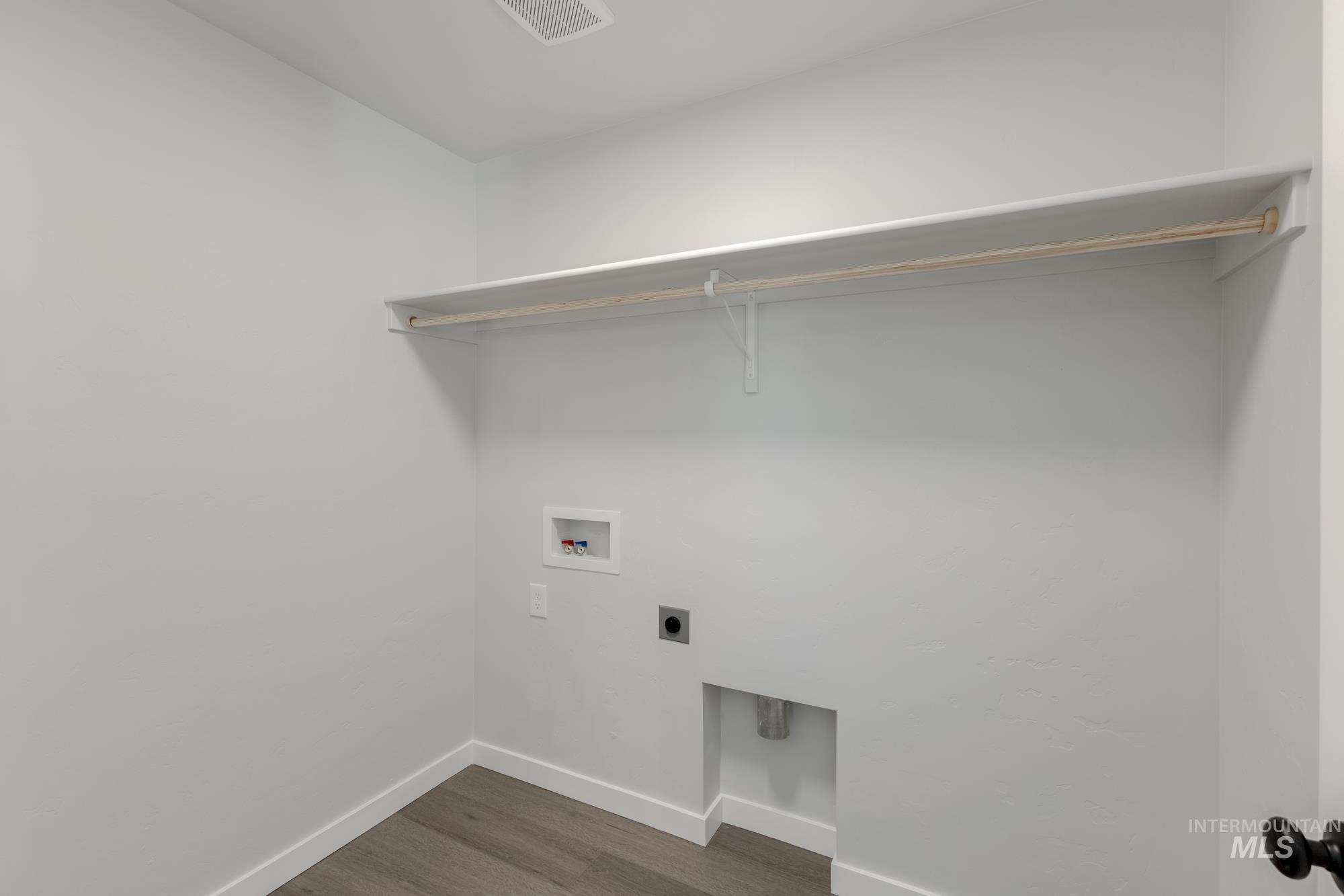 10574 W Tinder St, Star, Idaho 83669, 4 Bedrooms, 2.5 Bathrooms, Residential For Sale, Price $499,990,MLS 98964537