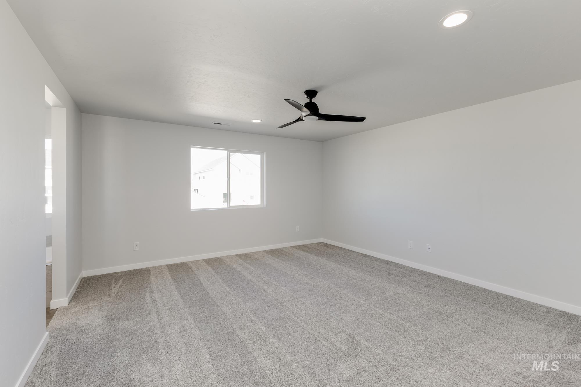 10574 W Tinder St, Star, Idaho 83669, 4 Bedrooms, 2.5 Bathrooms, Residential For Sale, Price $499,990,MLS 98964537