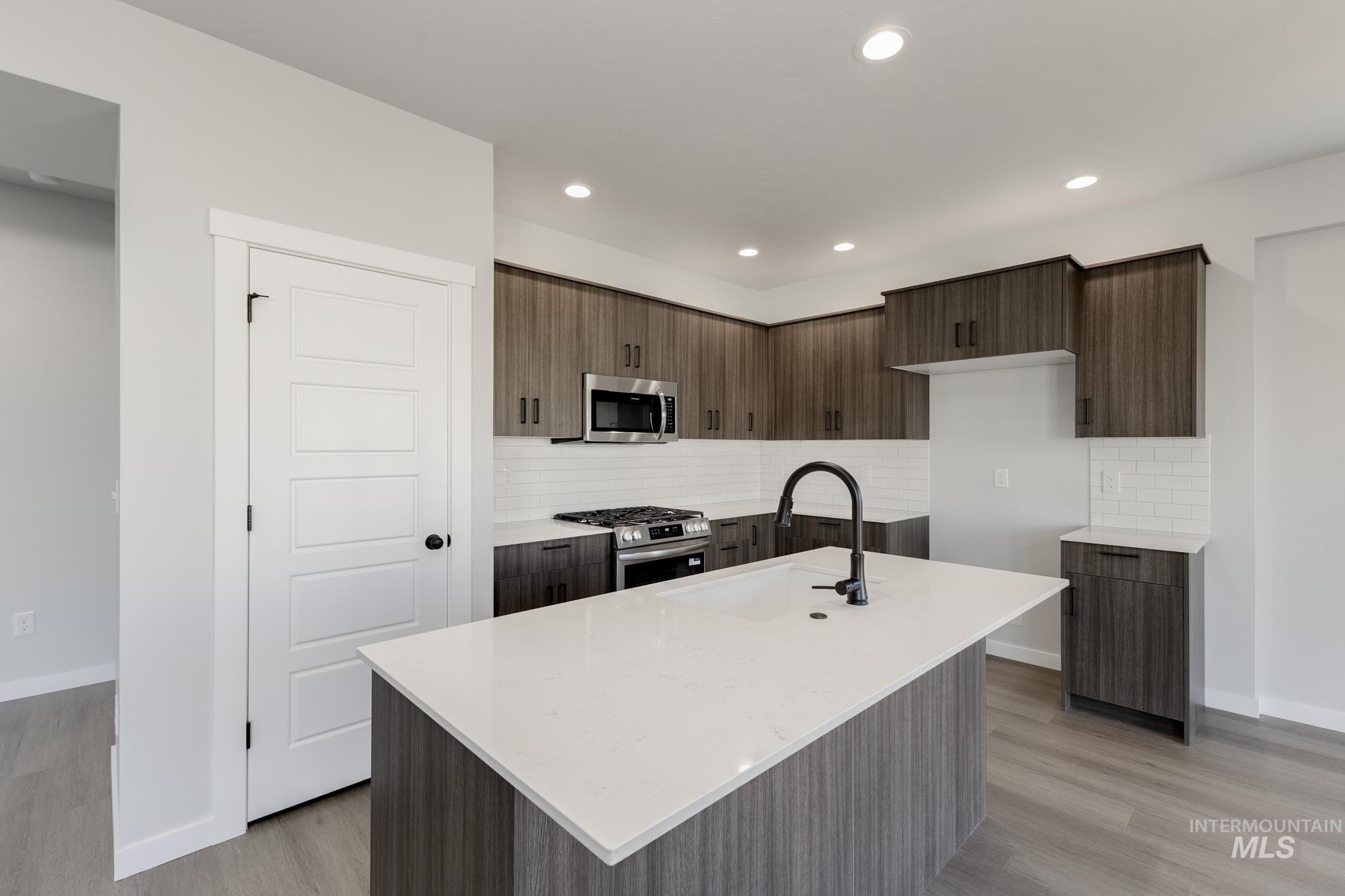 10574 W Tinder St, Star, Idaho 83669, 4 Bedrooms, 2.5 Bathrooms, Residential For Sale, Price $499,990,MLS 98964537