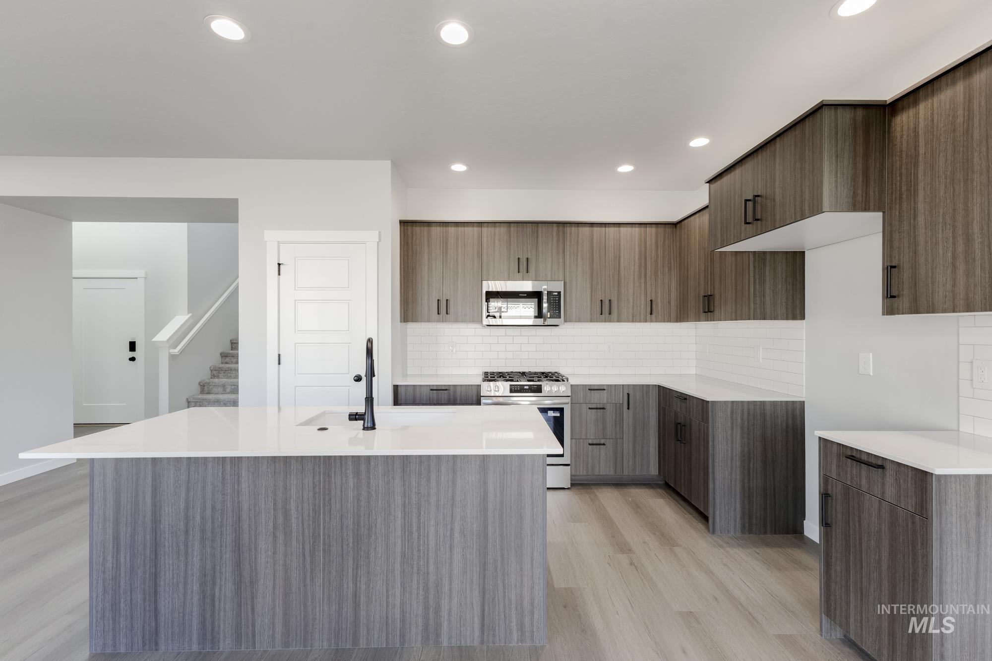 10574 W Tinder St, Star, Idaho 83669, 4 Bedrooms, 2.5 Bathrooms, Residential For Sale, Price $499,990,MLS 98964537