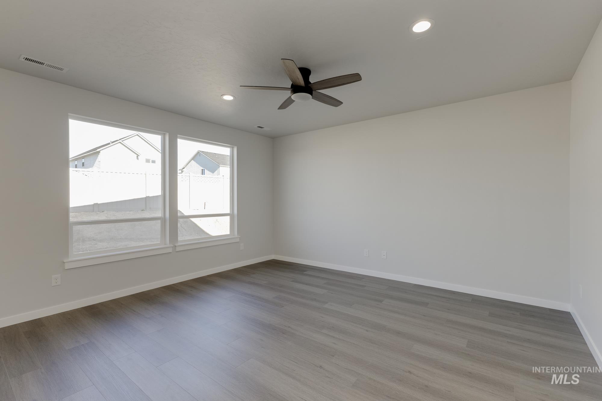 10574 W Tinder St, Star, Idaho 83669, 4 Bedrooms, 2.5 Bathrooms, Residential For Sale, Price $499,990,MLS 98964537