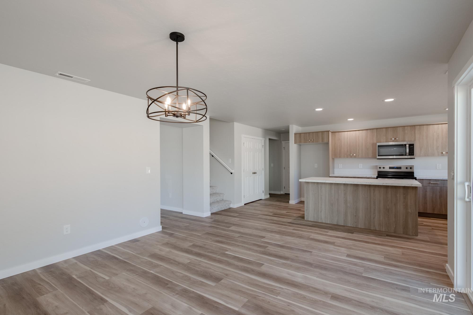 1620 Long Pond St, Middleton, Idaho 83644, 5 Bedrooms, 2.5 Bathrooms, Residential For Sale, Price $555,990,MLS 98964543