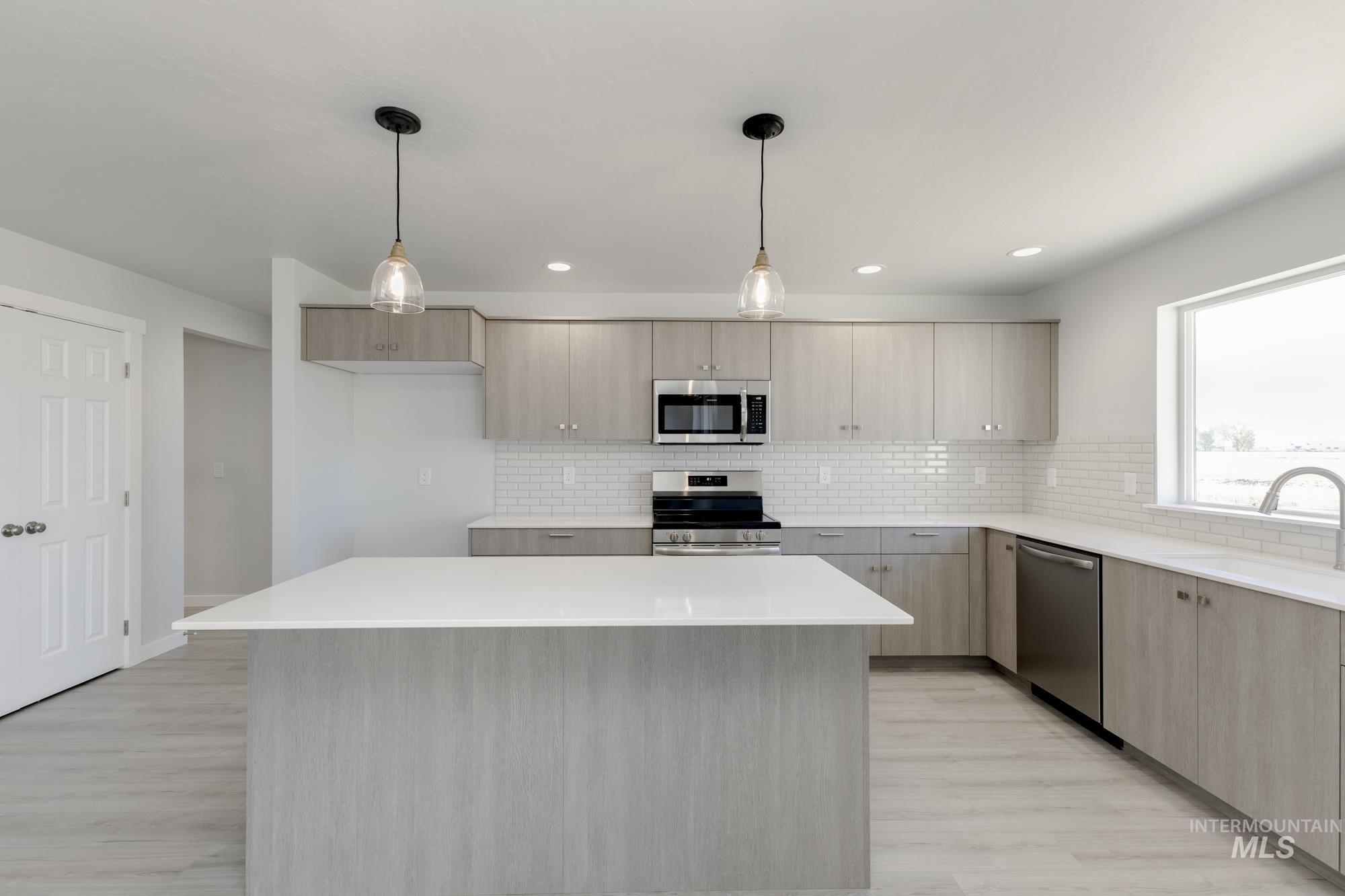 18347 N Trumpet Lily Ave, Nampa, Idaho 83687, 5 Bedrooms, 2.5 Bathrooms, Residential For Sale, Price $519,990,MLS 98964544