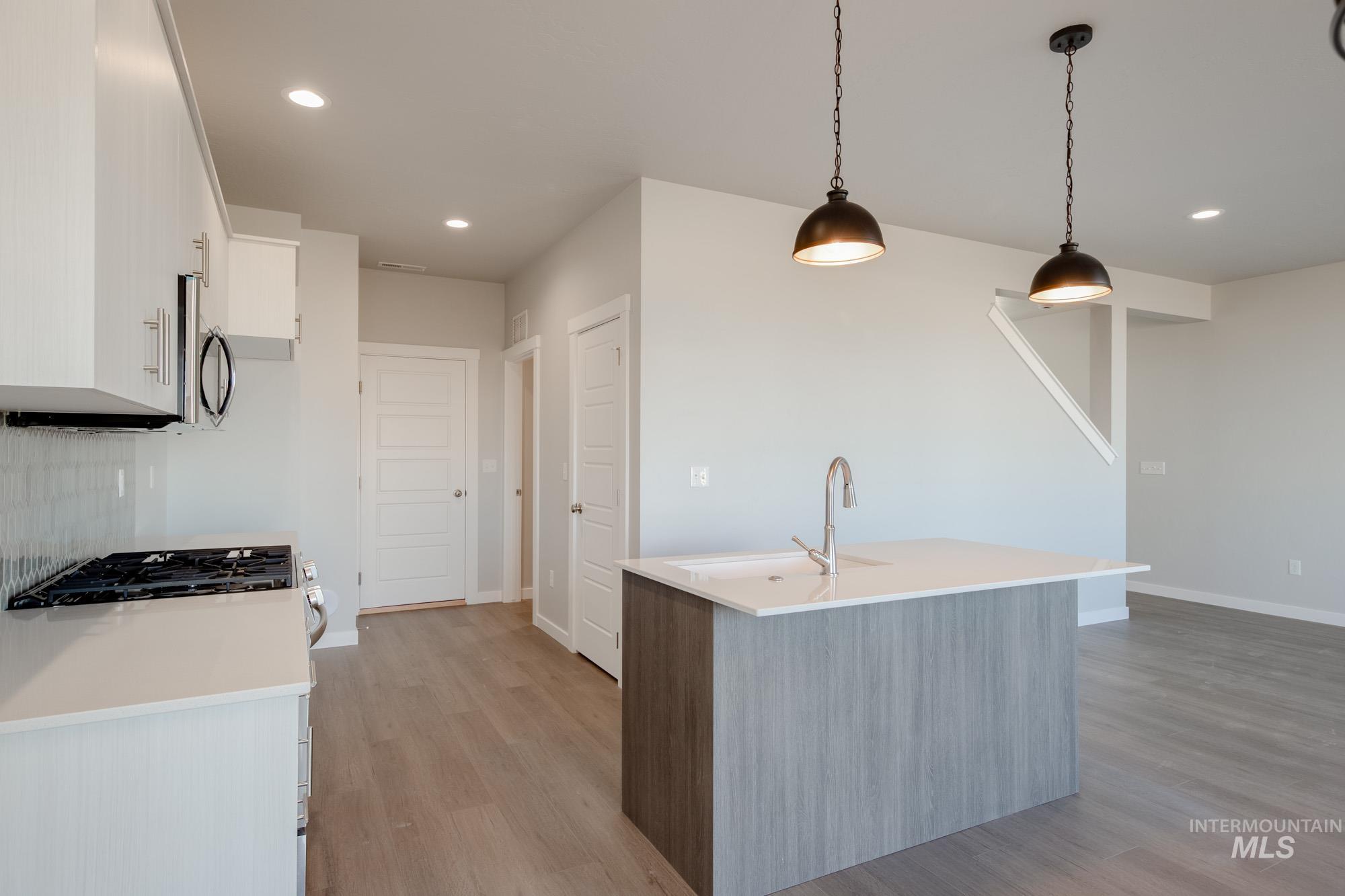 4170 E Hillsong St, Meridian, Idaho 83642, 3 Bedrooms, 2.5 Bathrooms, Residential For Sale, Price $442,990,MLS 98964551