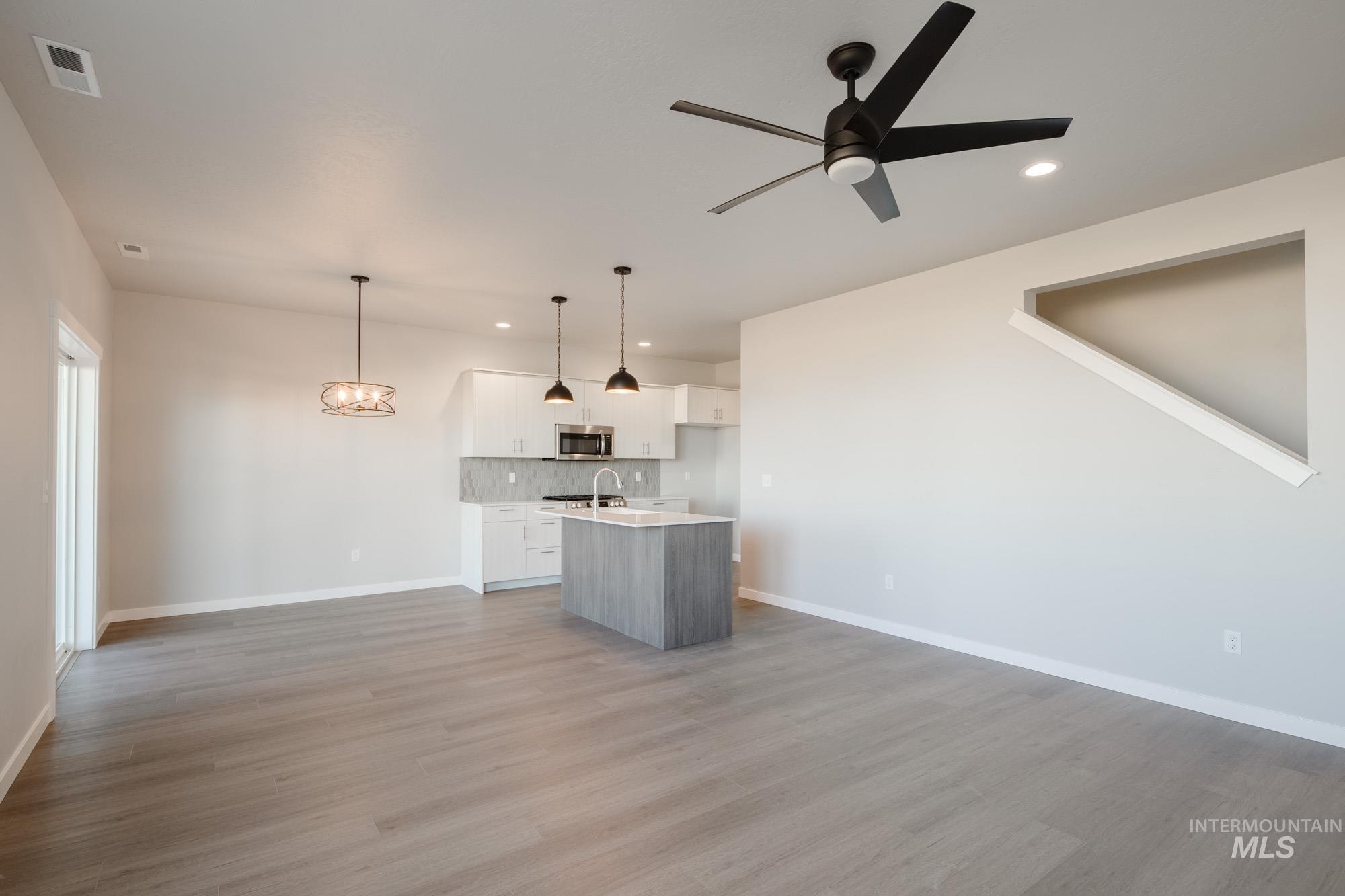 4170 E Hillsong St, Meridian, Idaho 83642, 3 Bedrooms, 2.5 Bathrooms, Residential For Sale, Price $442,990,MLS 98964551